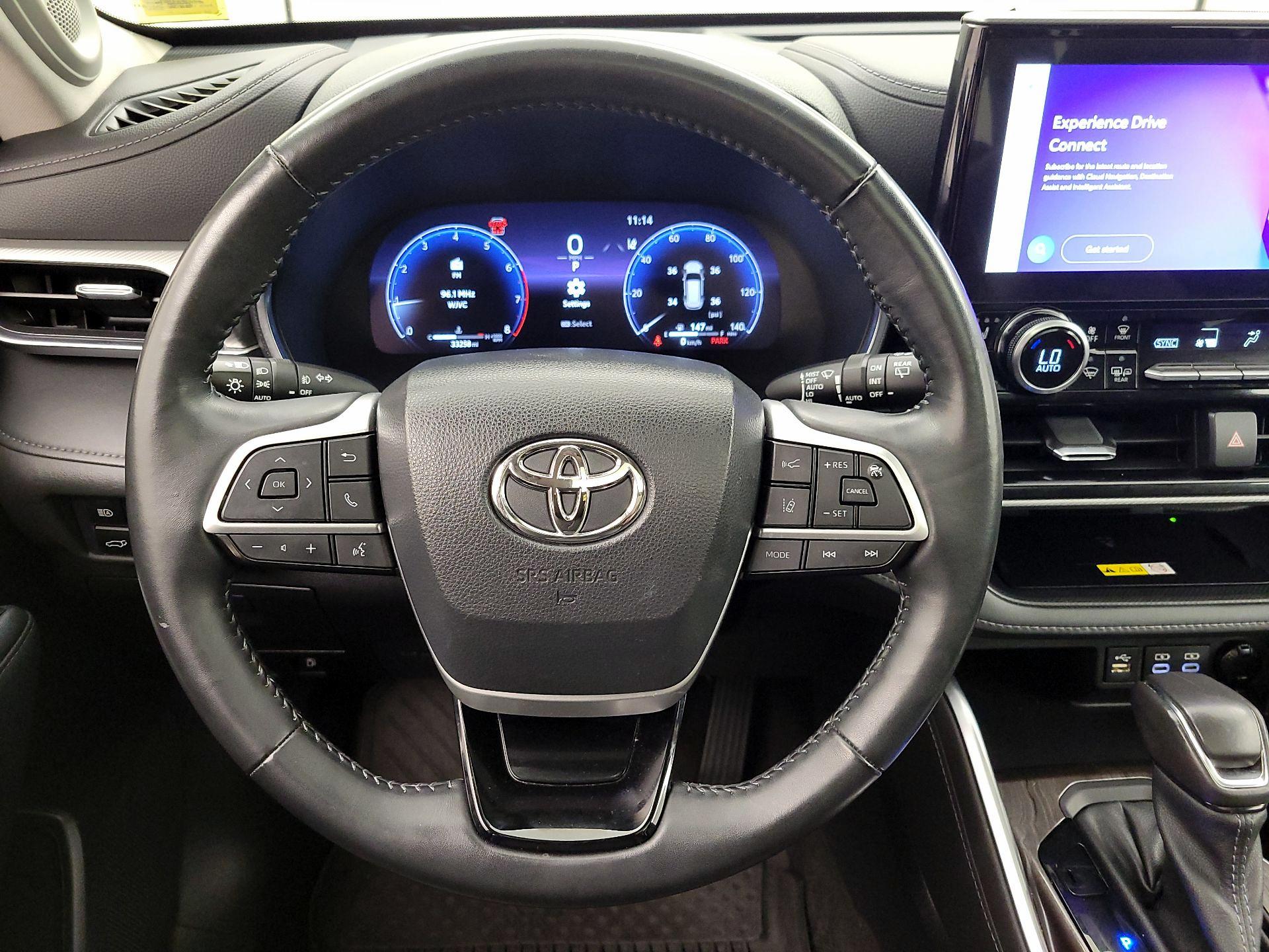 Thumbnail: 2023 Toyota Highlander - 10