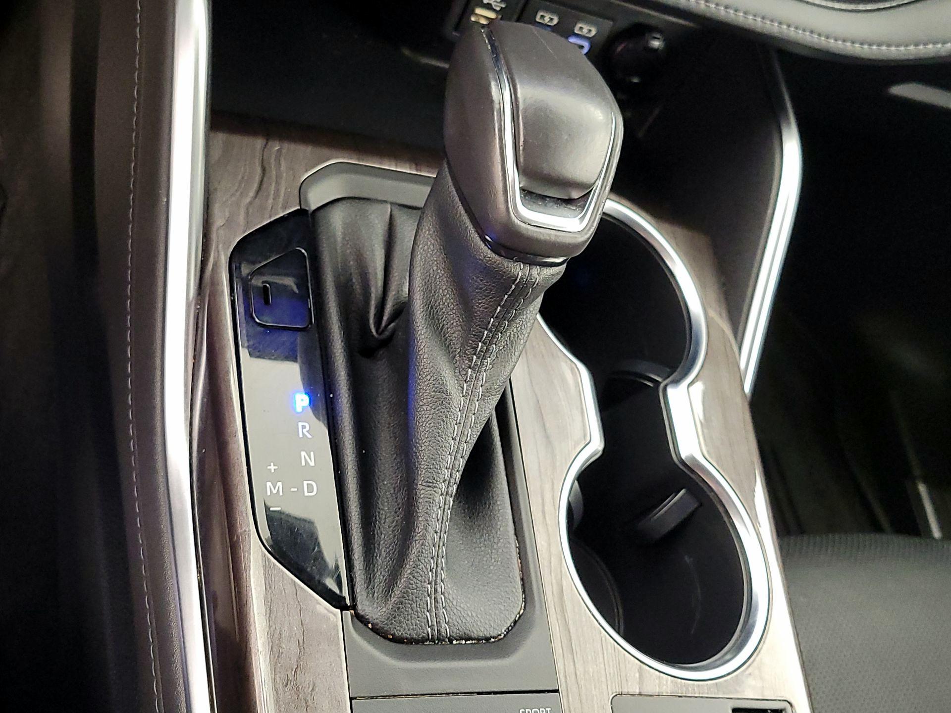 Thumbnail: 2023 Toyota Highlander - 18