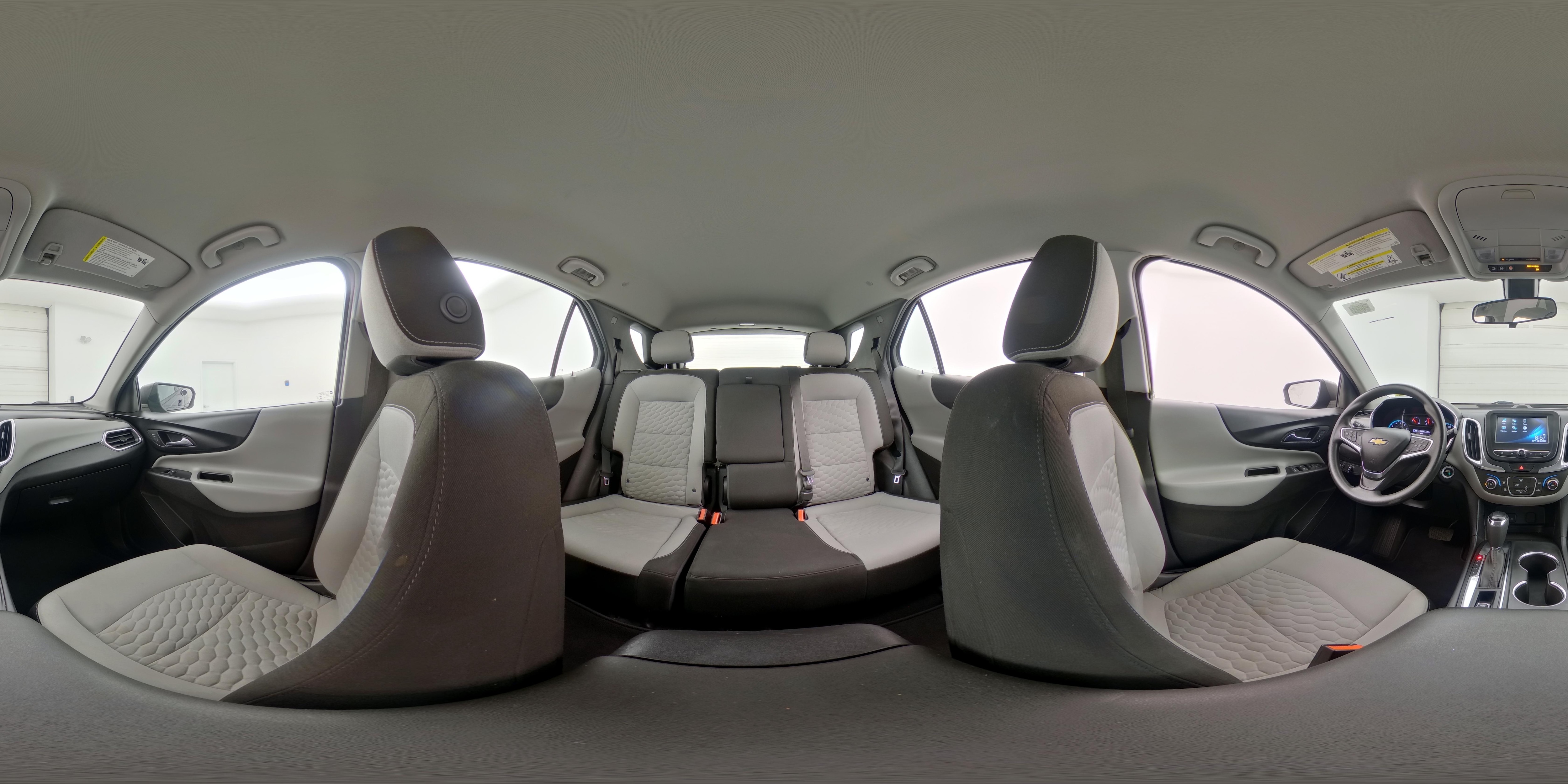 2018 Chevrolet Equinox LS - Photo 24