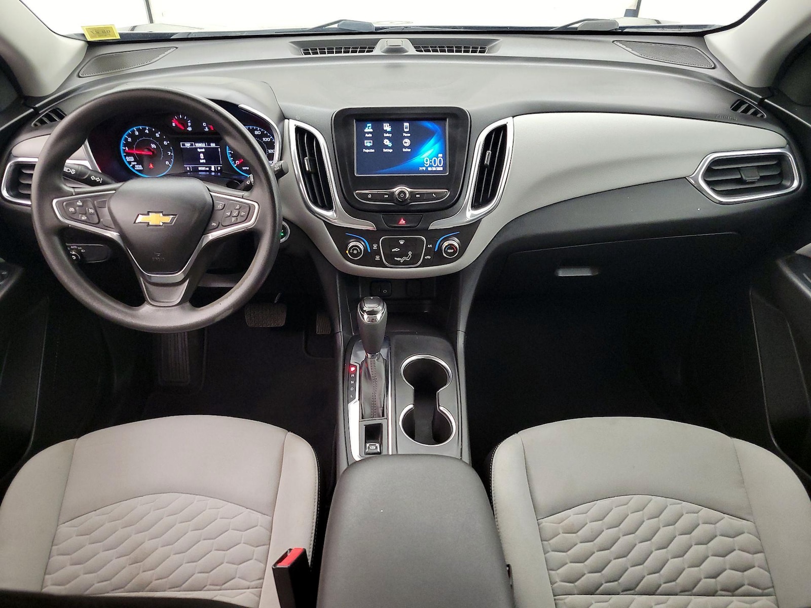 2018 Chevrolet Equinox LS - Photo 10