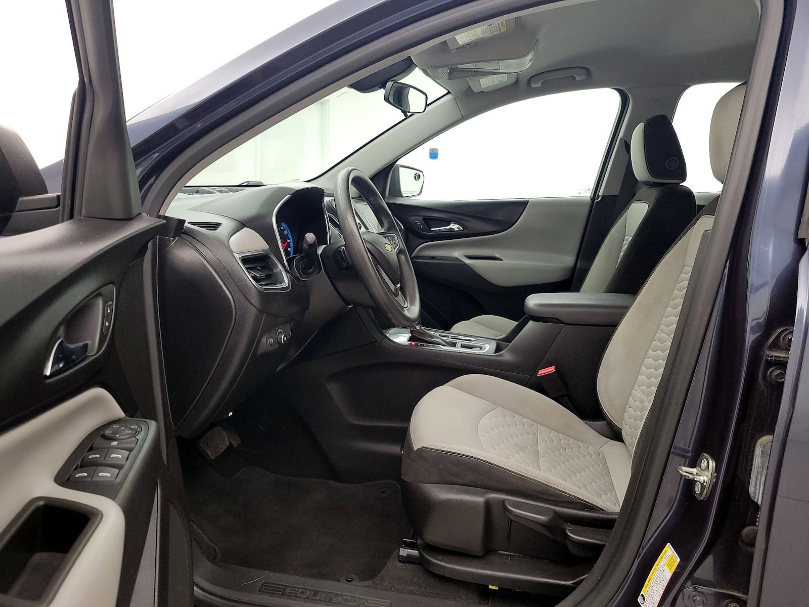 2018 Chevrolet Equinox LS - Photo 12