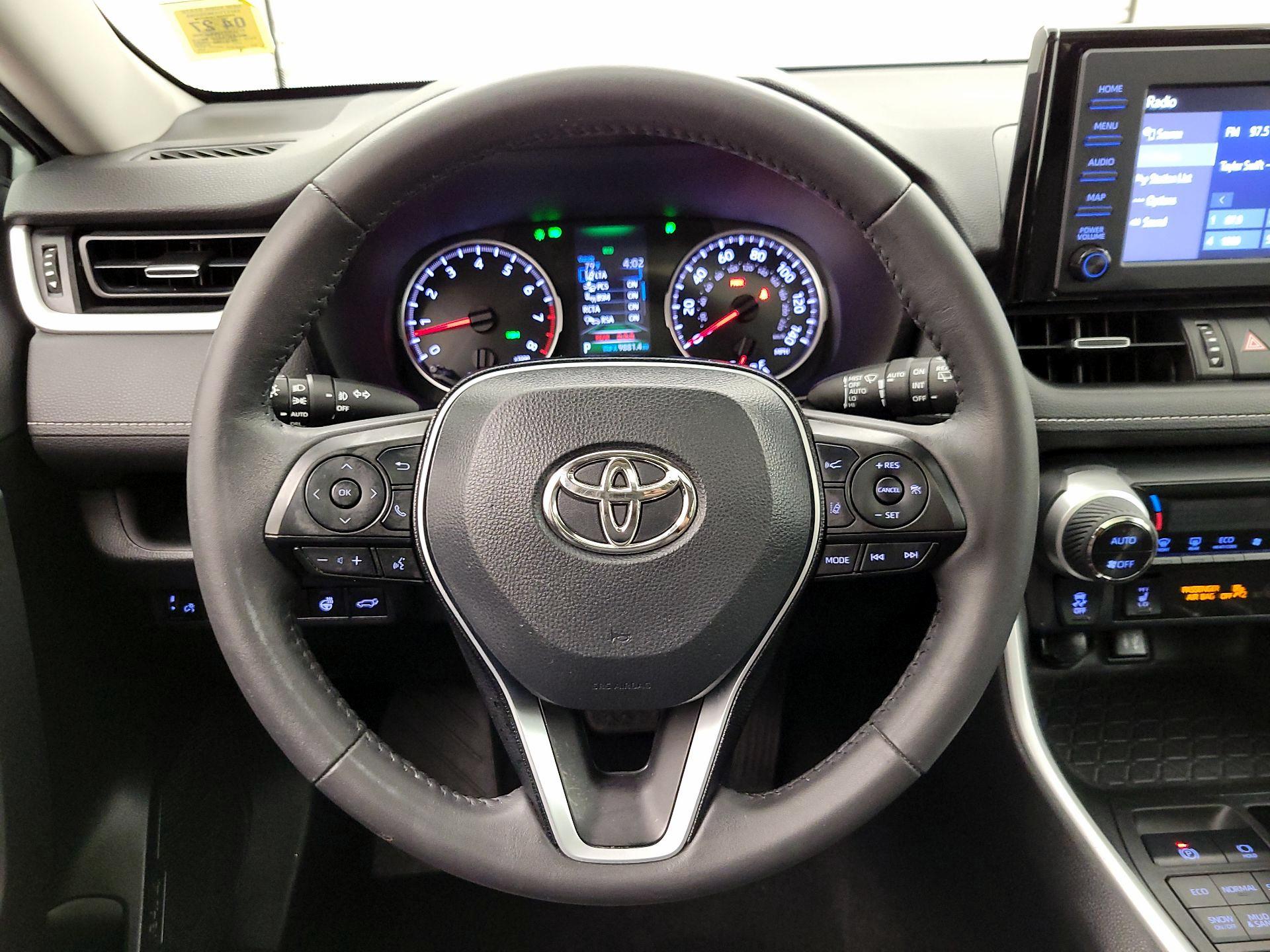 Thumbnail: 2019 Toyota RAV4 - 10