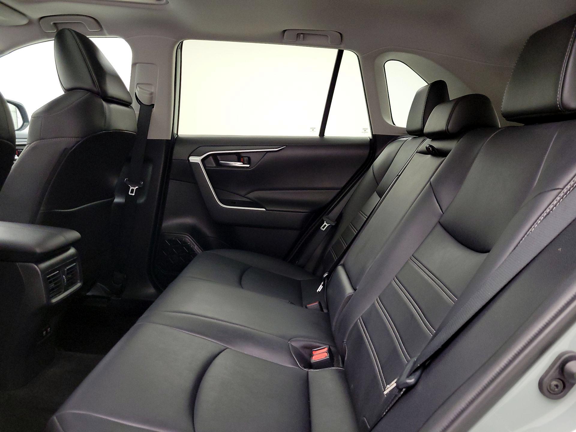 Thumbnail: 2019 Toyota RAV4 - 20