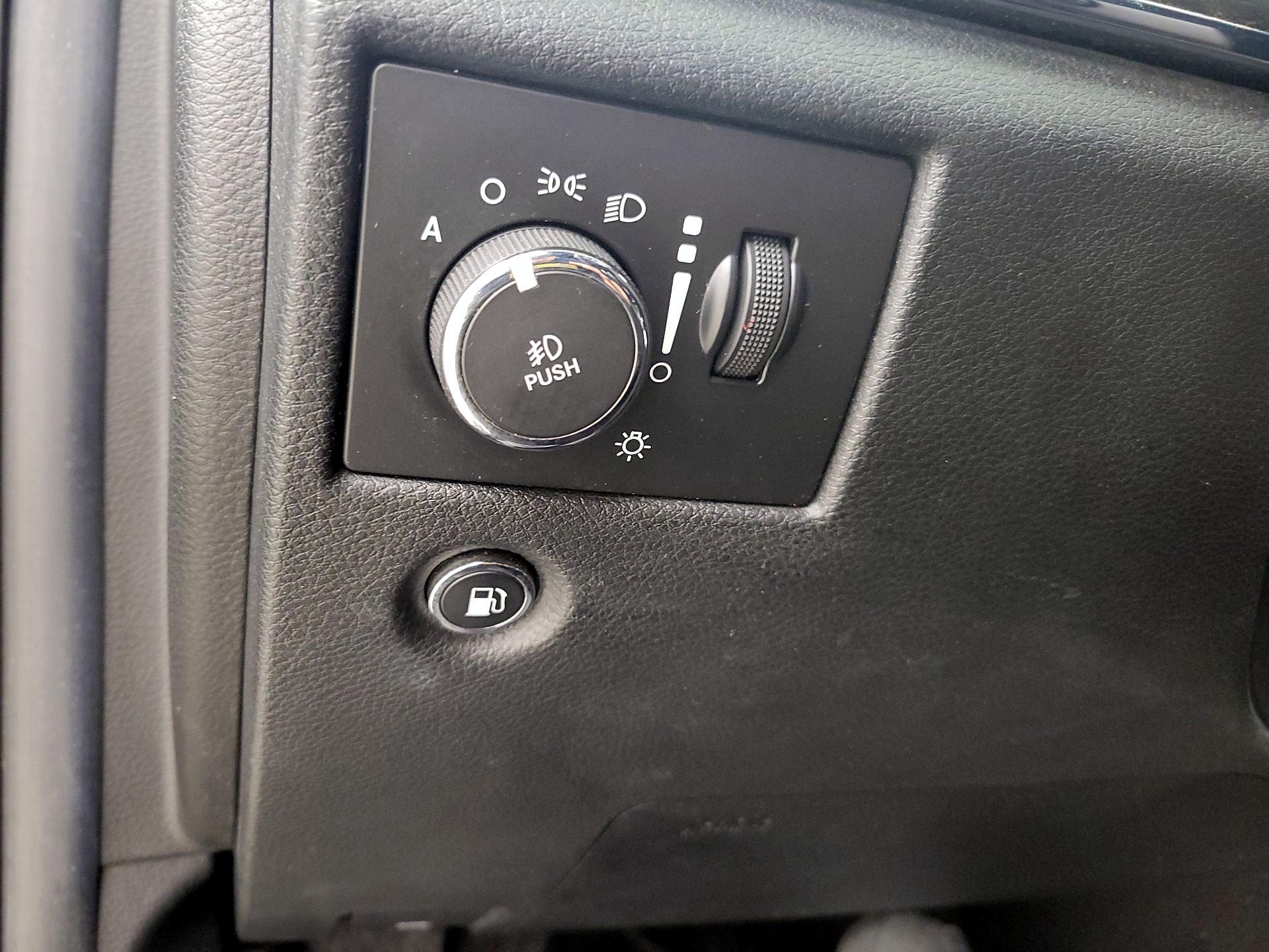 Thumbnail: 2015 Jeep Grand Cherokee - 13