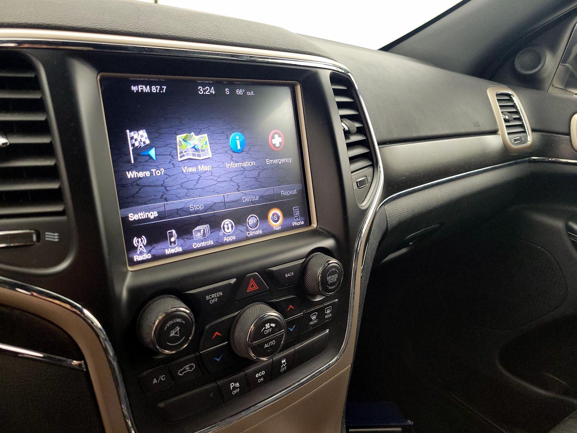 Thumbnail: 2015 Jeep Grand Cherokee - 16