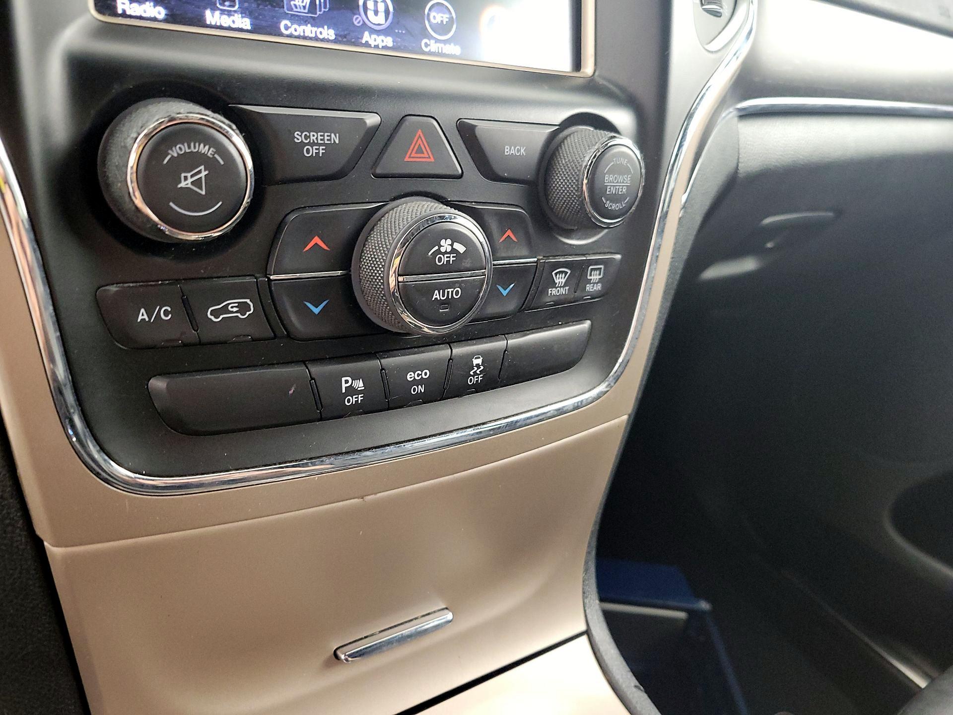 Thumbnail: 2015 Jeep Grand Cherokee - 17