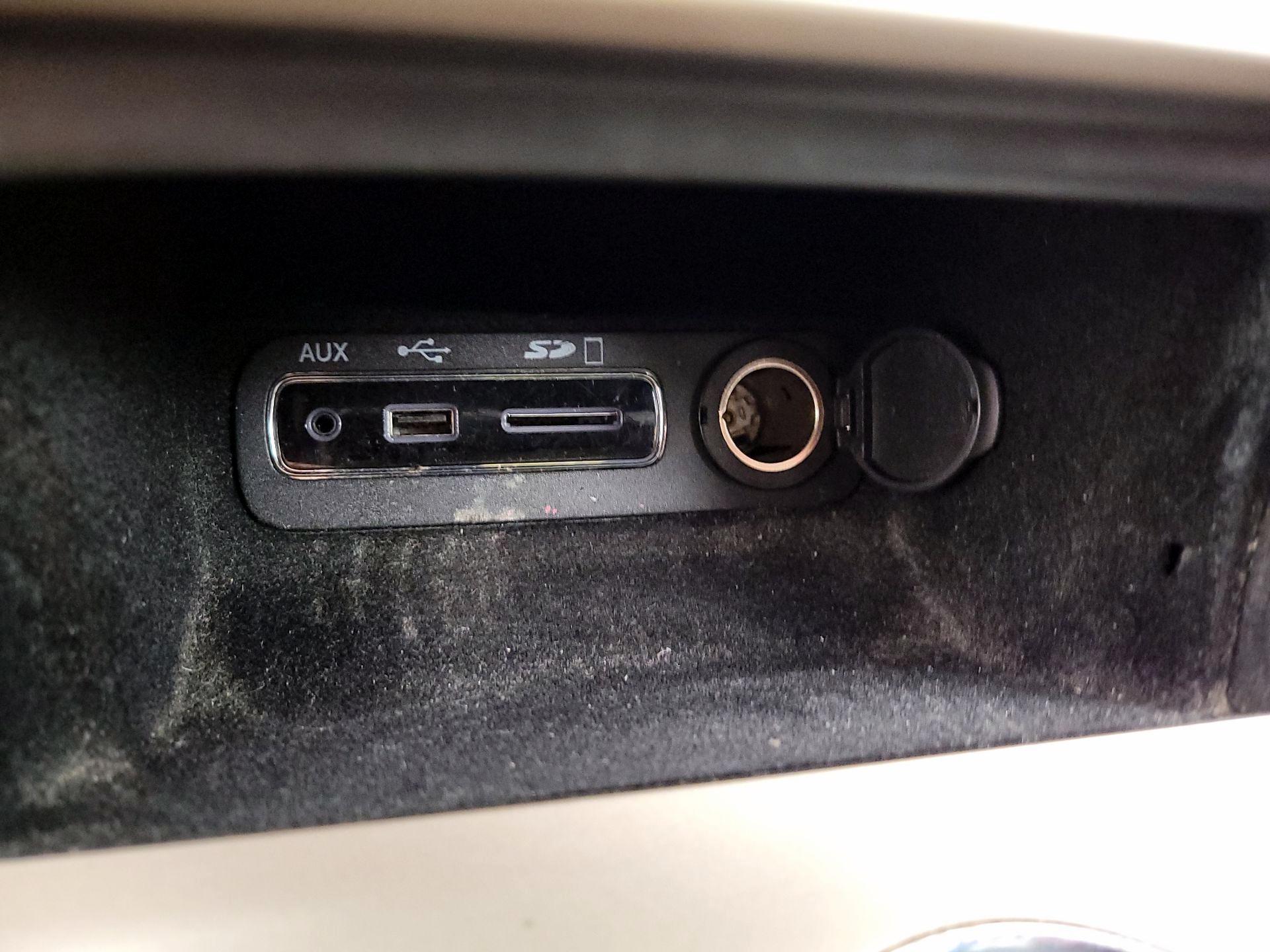 Thumbnail: 2015 Jeep Grand Cherokee - 19