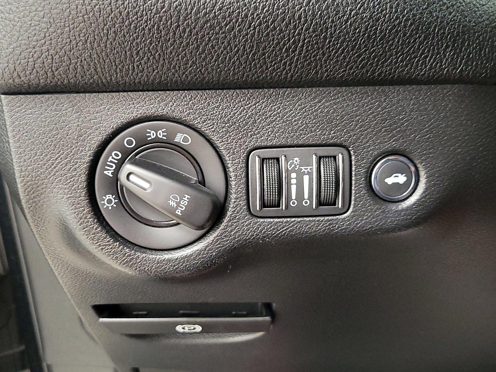 Thumbnail: 2019 Dodge Challenger - 13