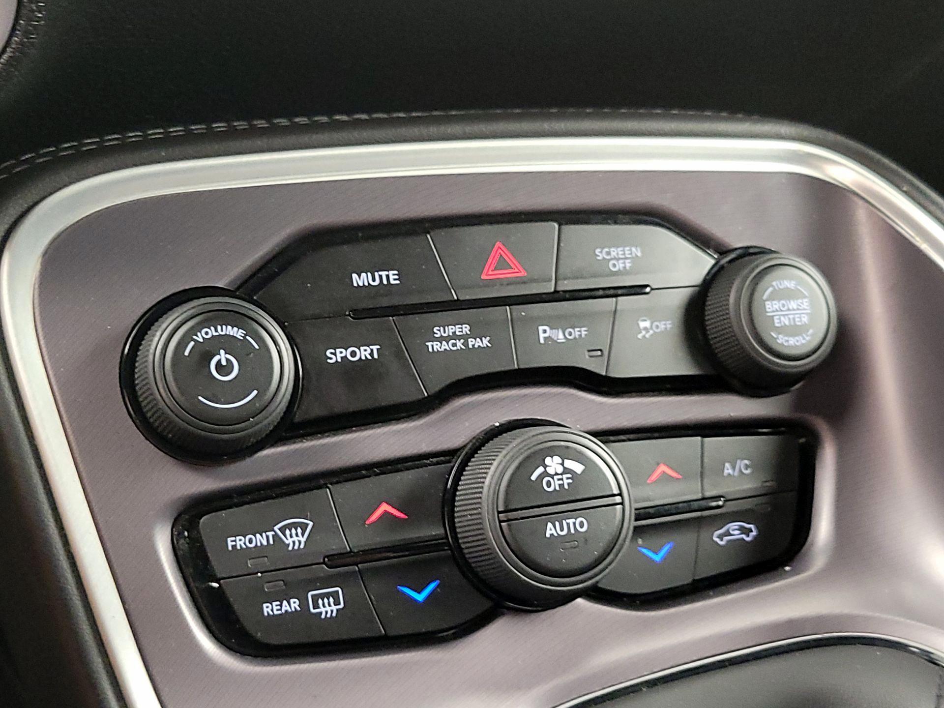 Thumbnail: 2019 Dodge Challenger - 16