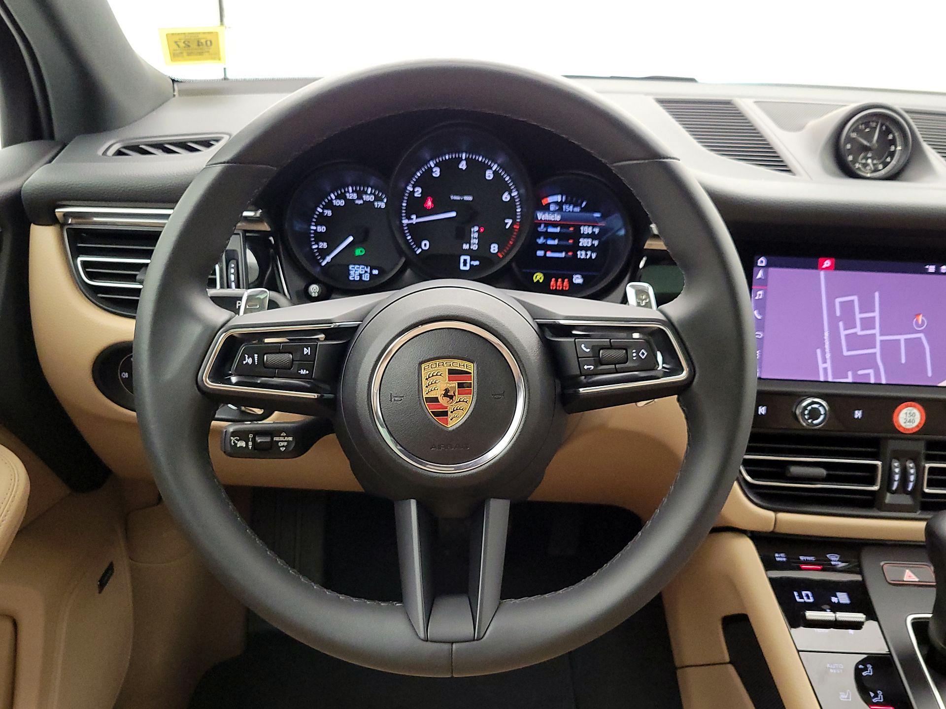 Thumbnail: 2025 Porsche Macan - 10