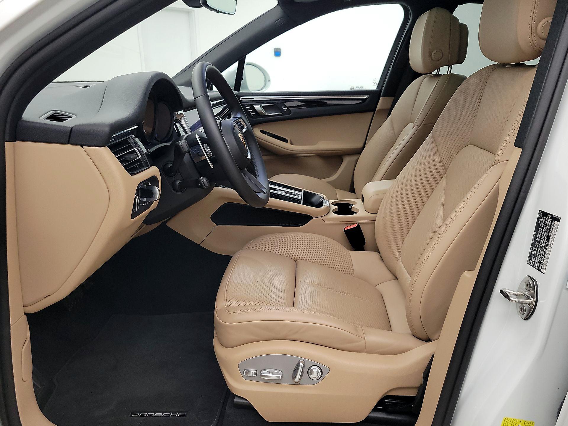 Thumbnail: 2025 Porsche Macan - 11