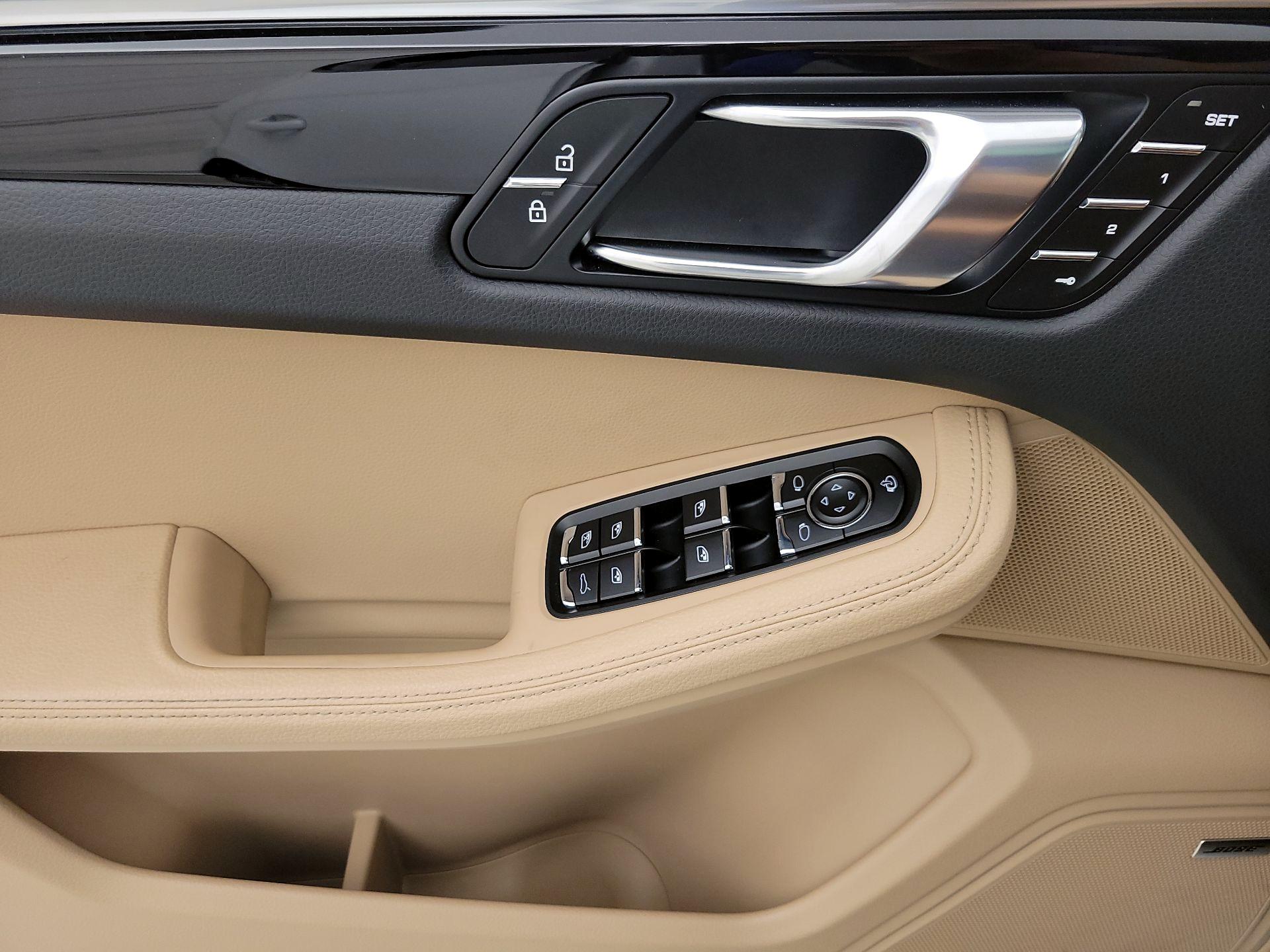 Thumbnail: 2025 Porsche Macan - 12