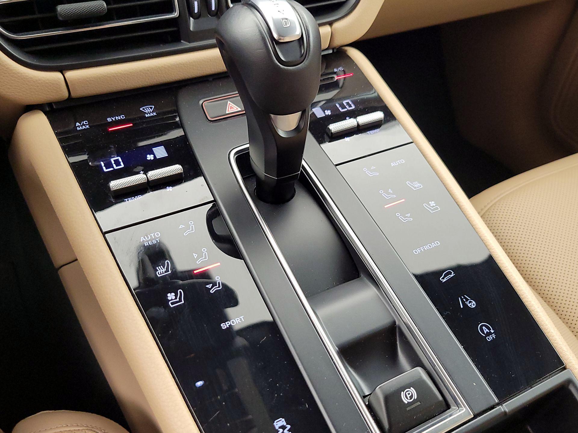 Thumbnail: 2025 Porsche Macan - 17