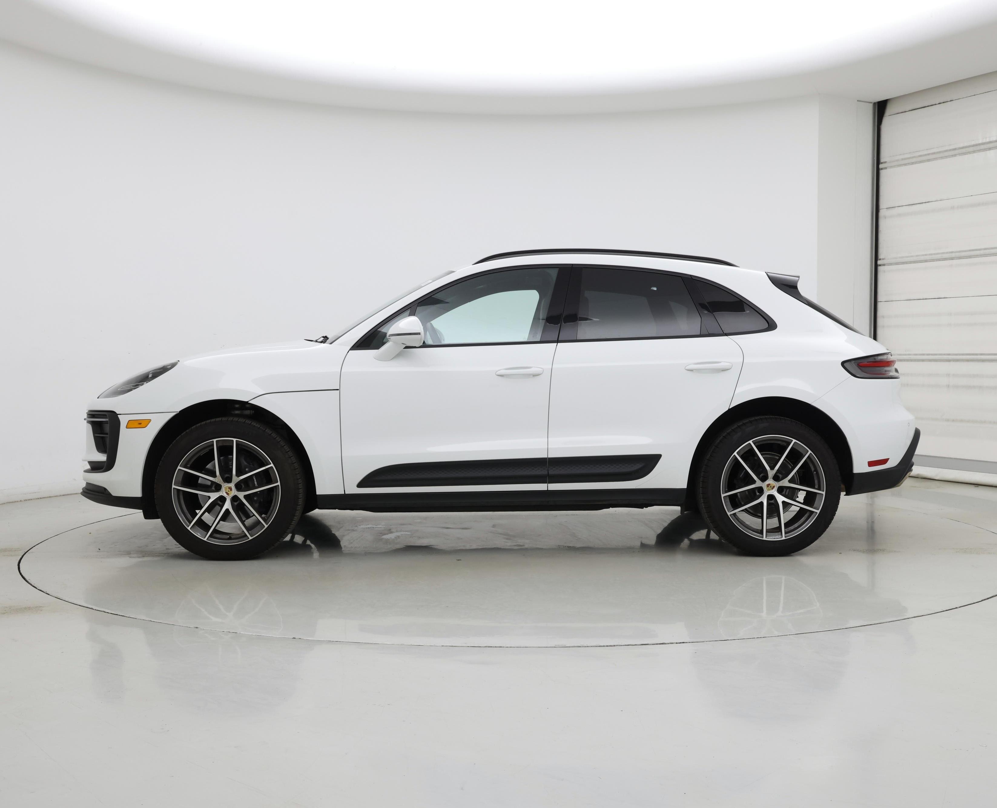 Thumbnail: 2025 Porsche Macan - 3