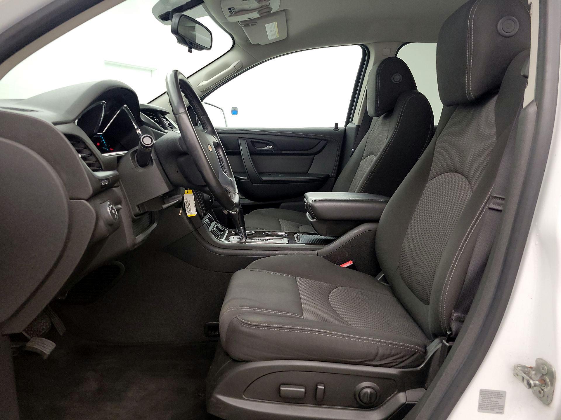 Thumbnail: 2017 Chevrolet Traverse - 11