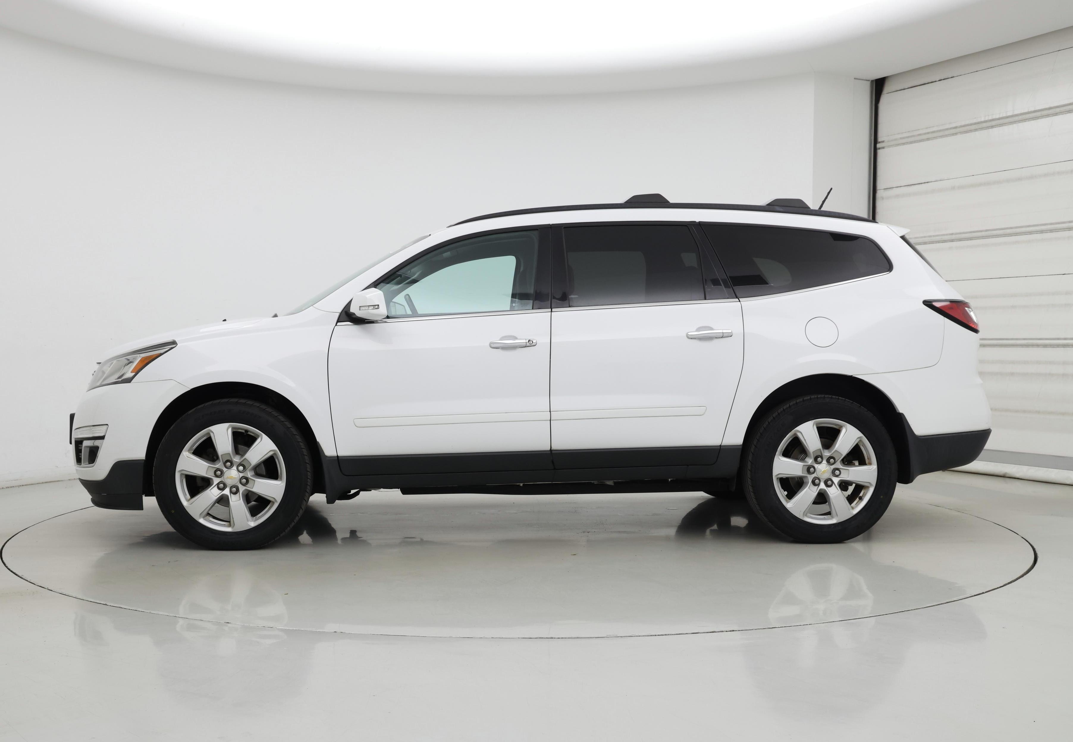 Thumbnail: 2017 Chevrolet Traverse - 3