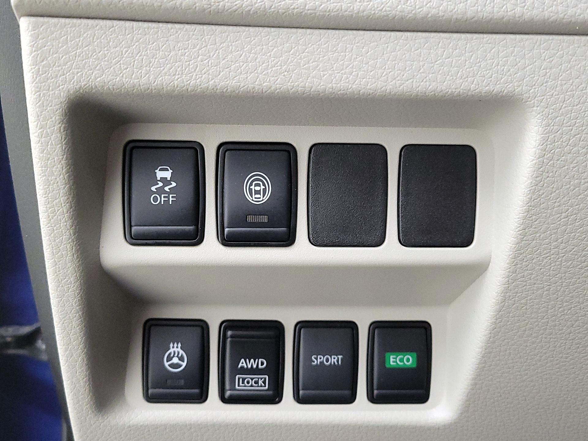 Thumbnail: 2022 Nissan Rogue Sport - 13