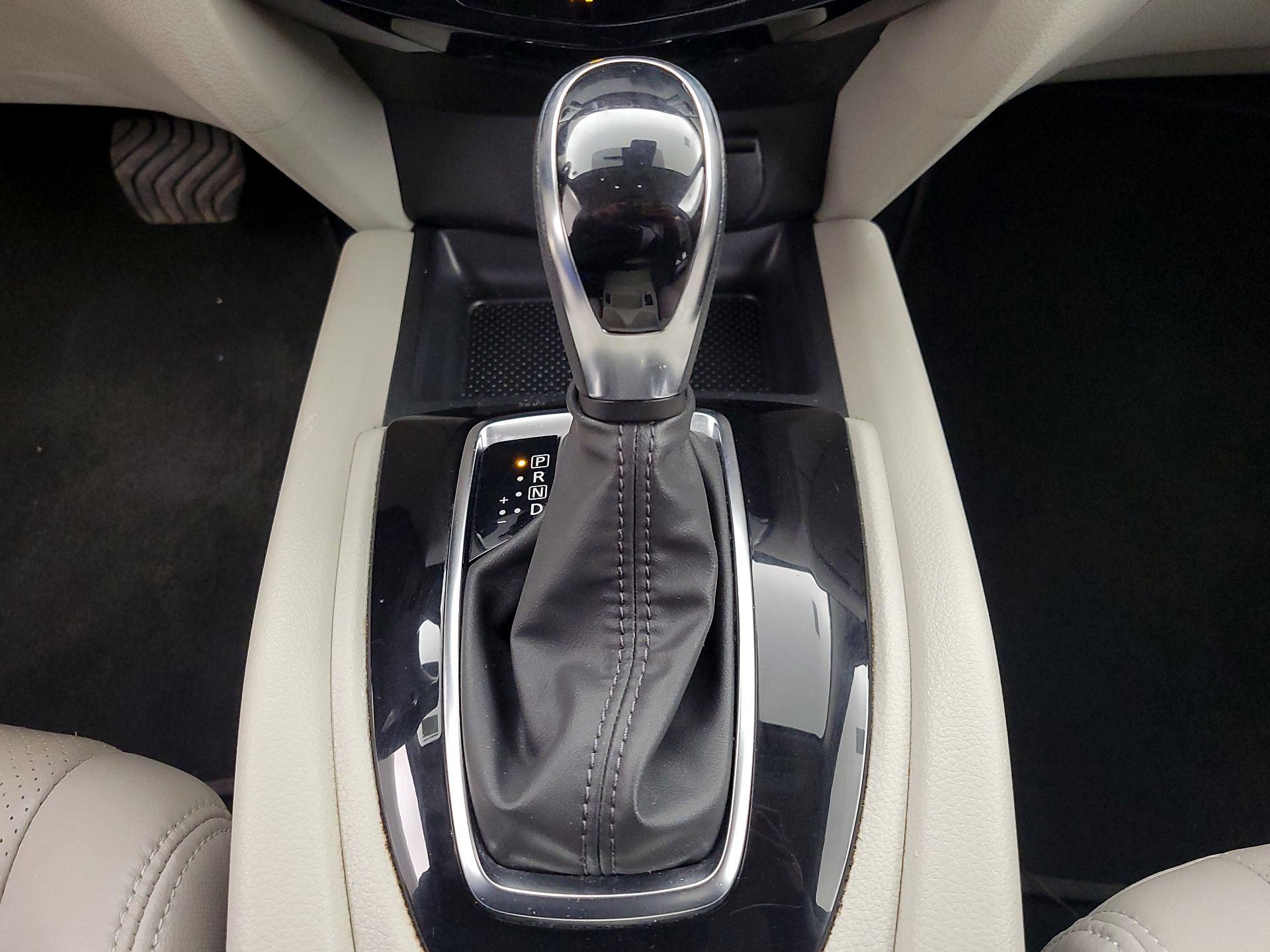 Thumbnail: 2022 Nissan Rogue Sport - 17