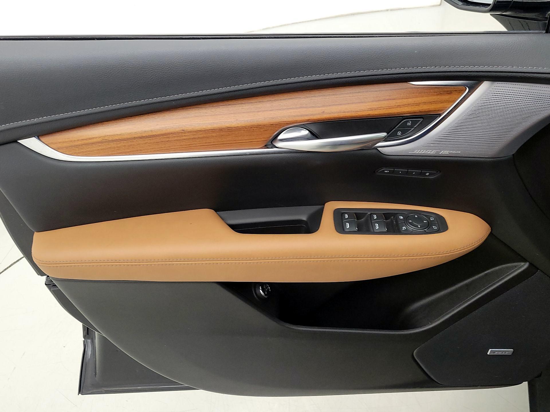 Thumbnail: 2020 Cadillac XT5 - 12