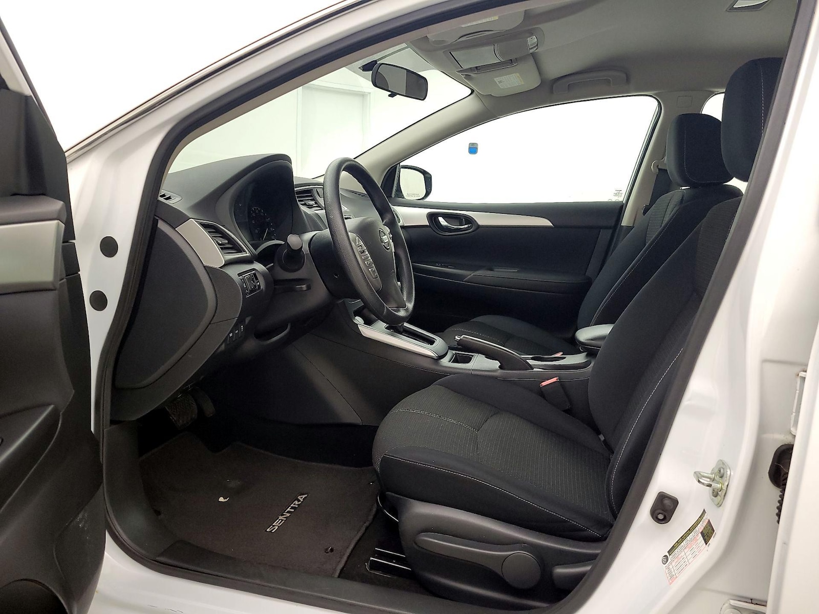 2017 Nissan Sentra S - Photo 12