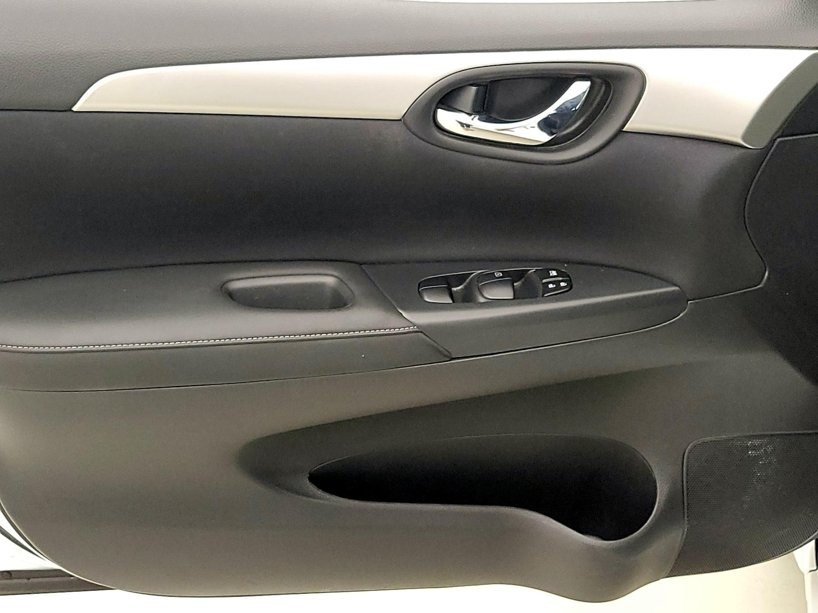 2017 Nissan Sentra S - Photo 13