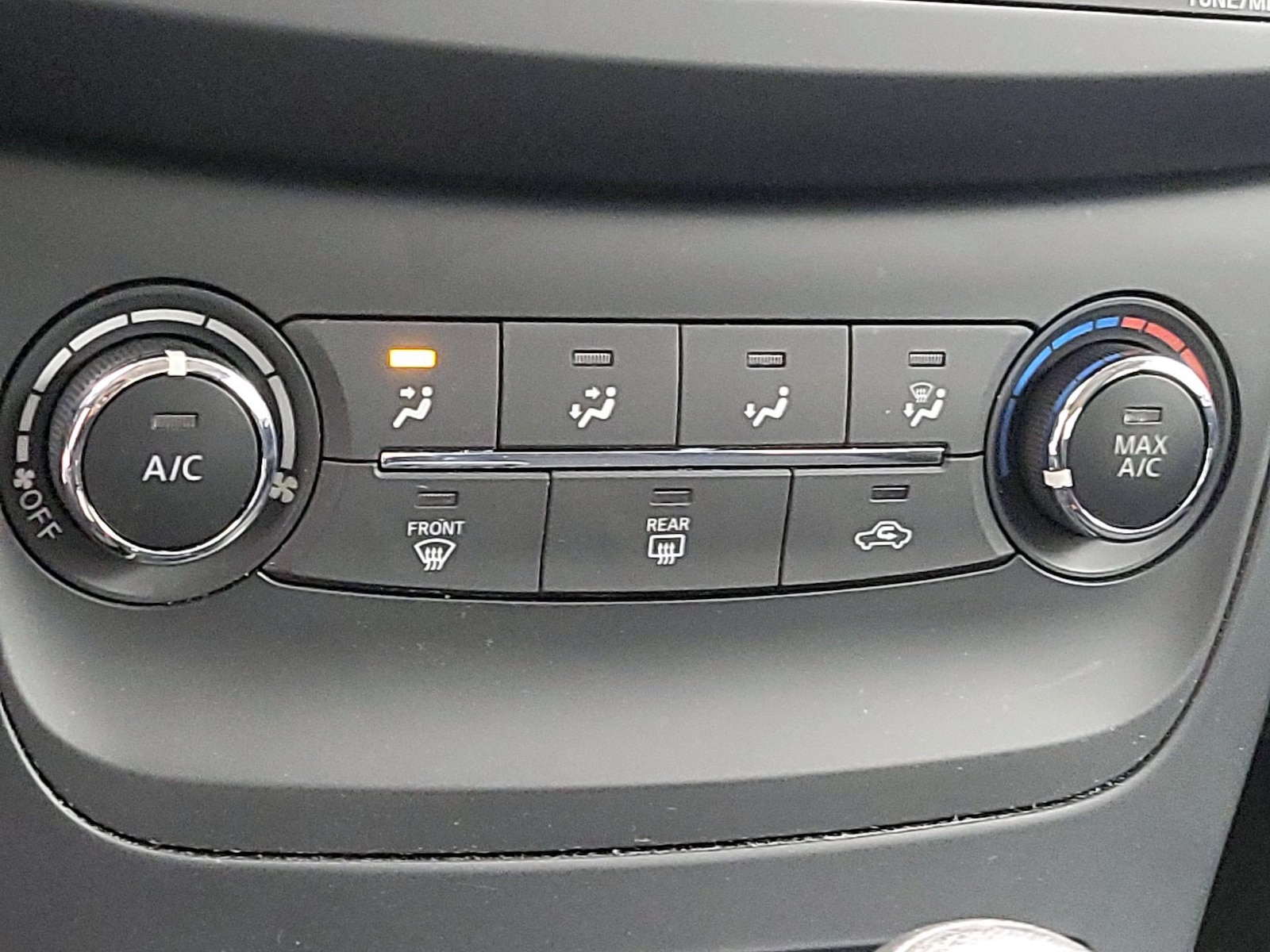 2017 Nissan Sentra S - Photo 16