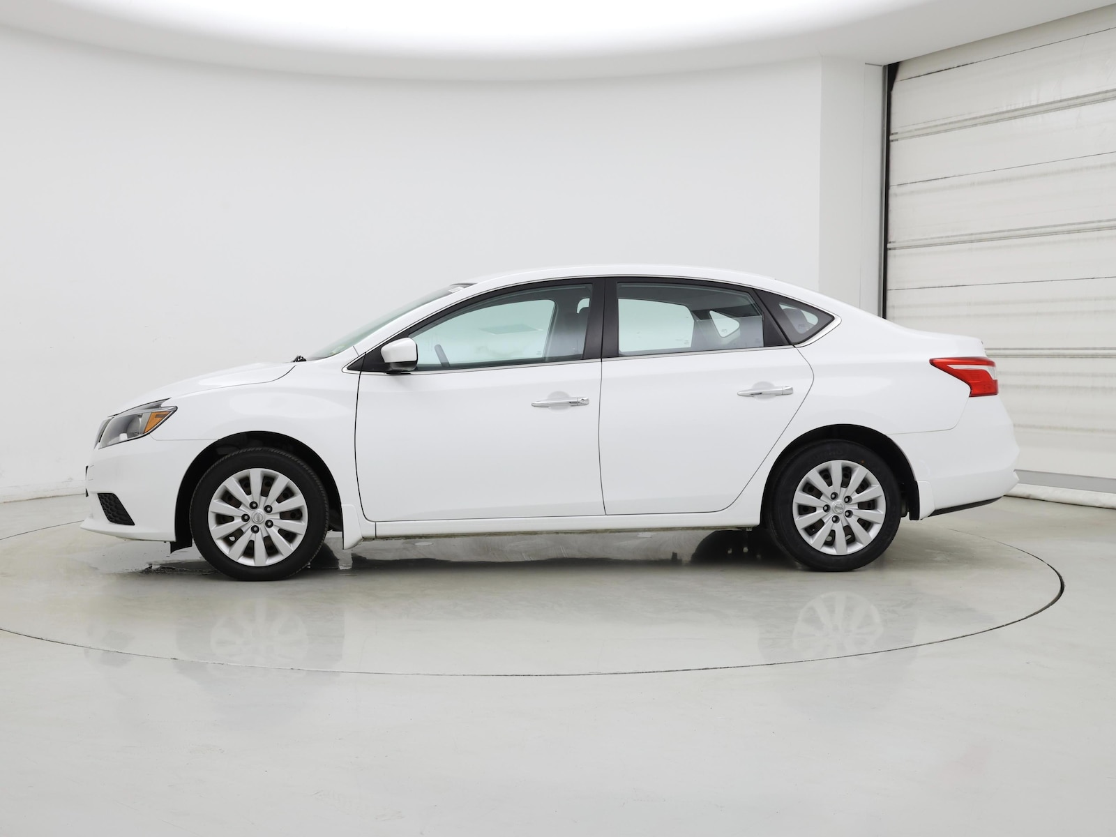 2017 Nissan Sentra S - Photo 4