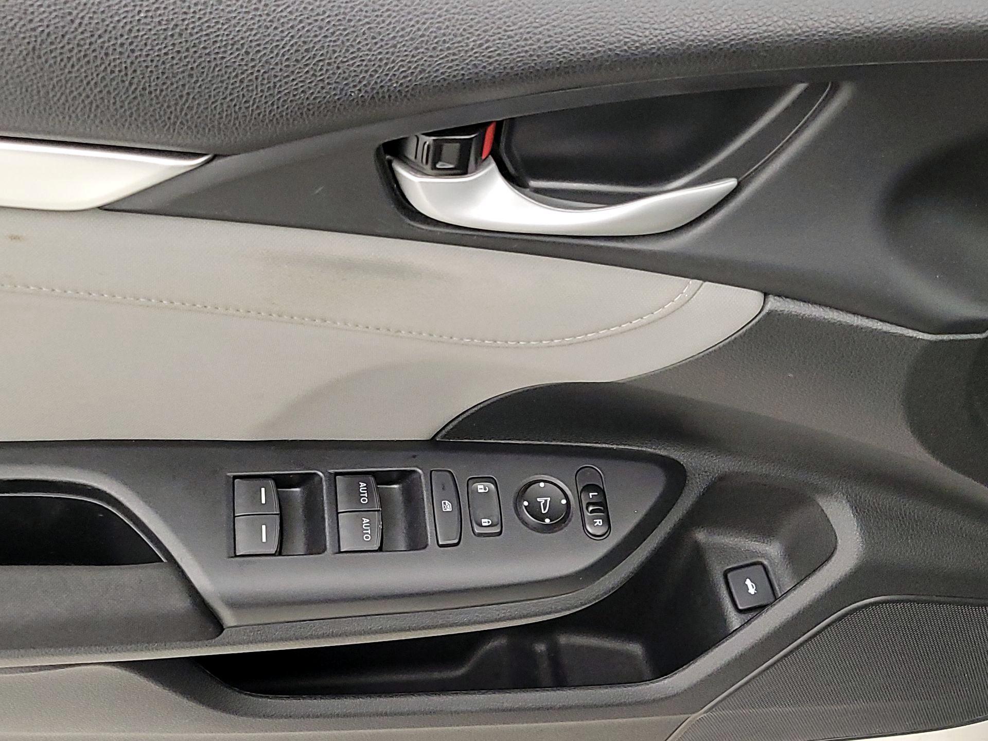 Thumbnail: 2019 Honda Civic - 12