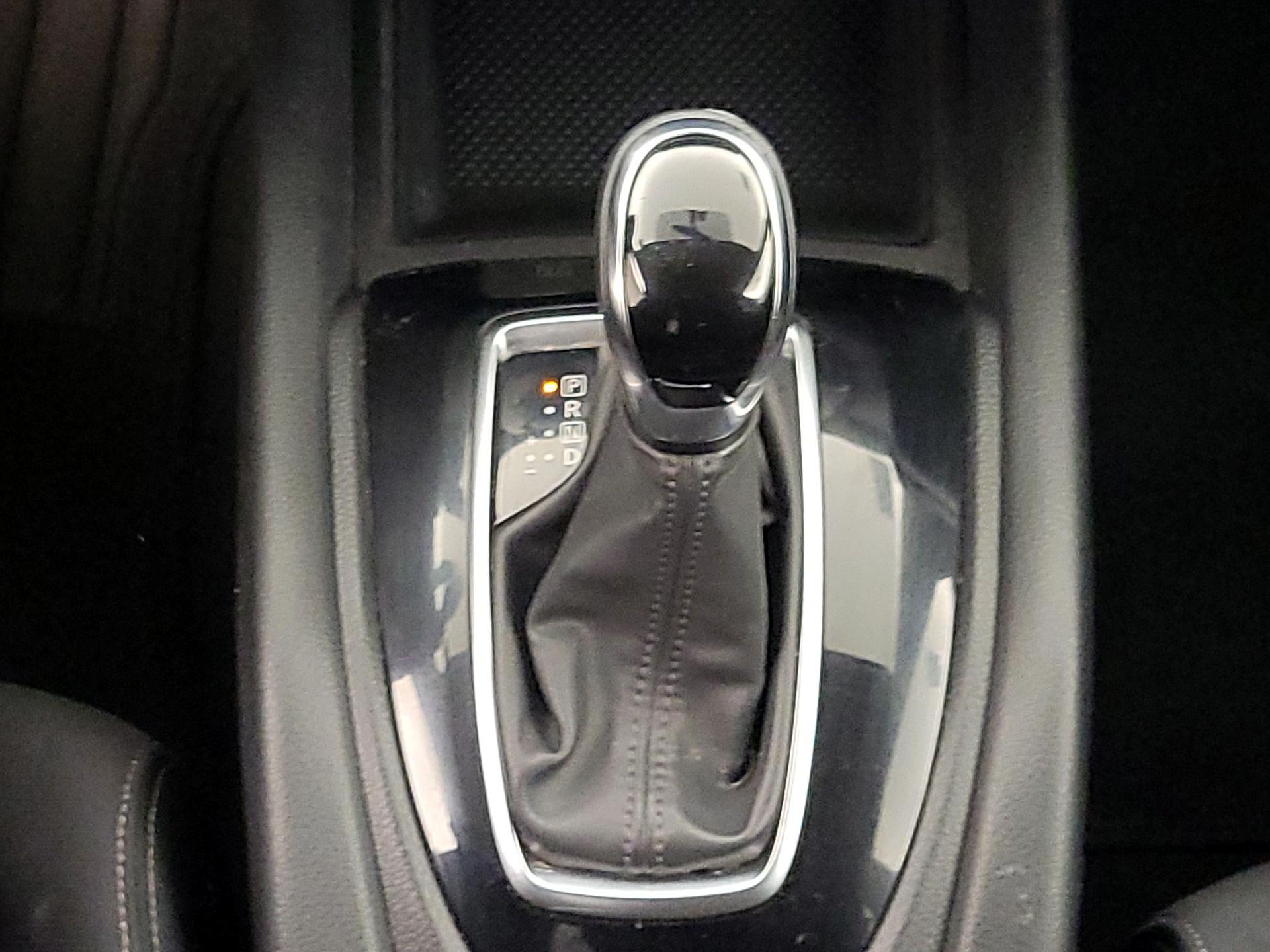 Thumbnail: 2018 Nissan Rogue - 18