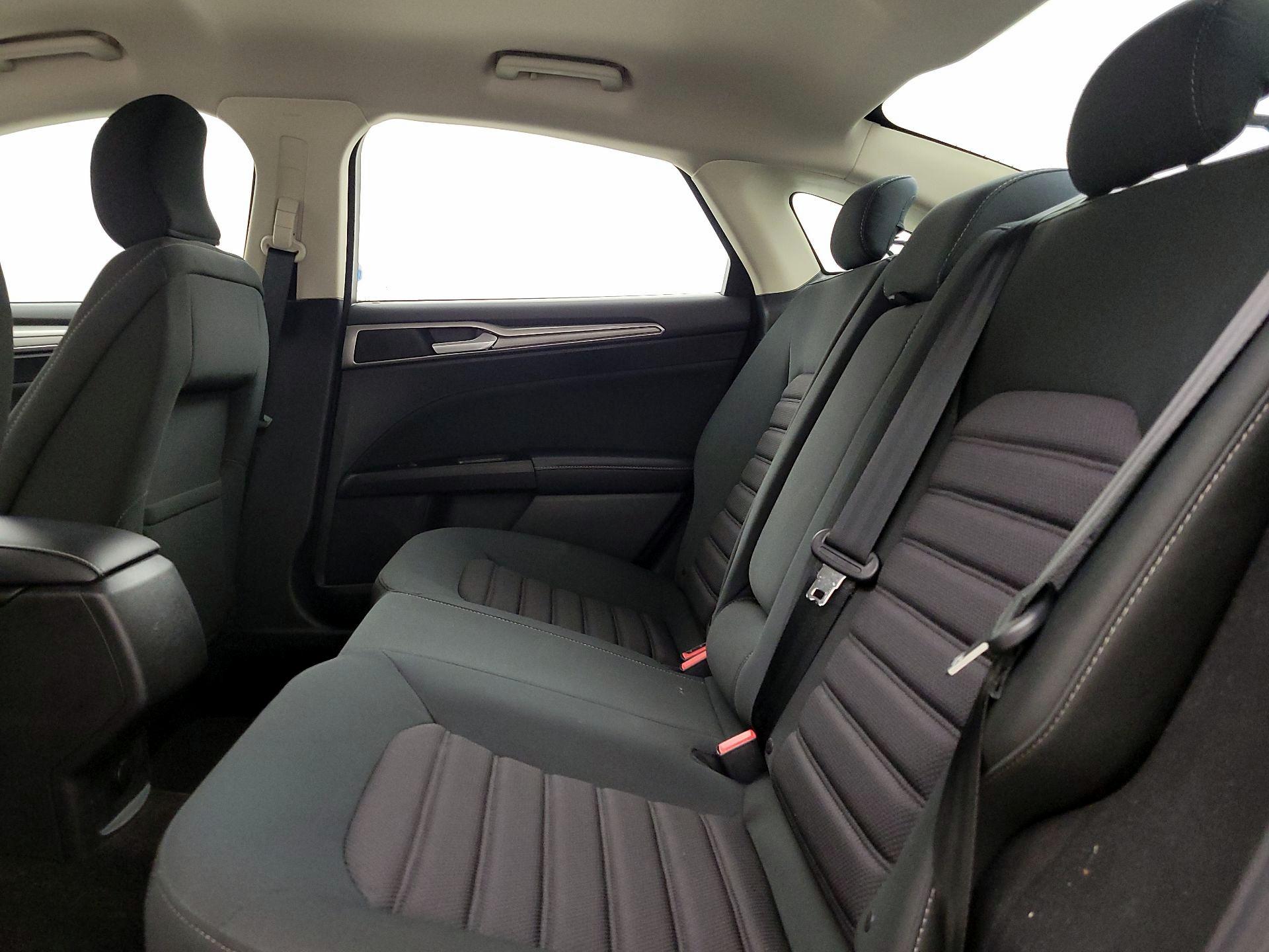 Thumbnail: 2017 Ford Fusion - 19
