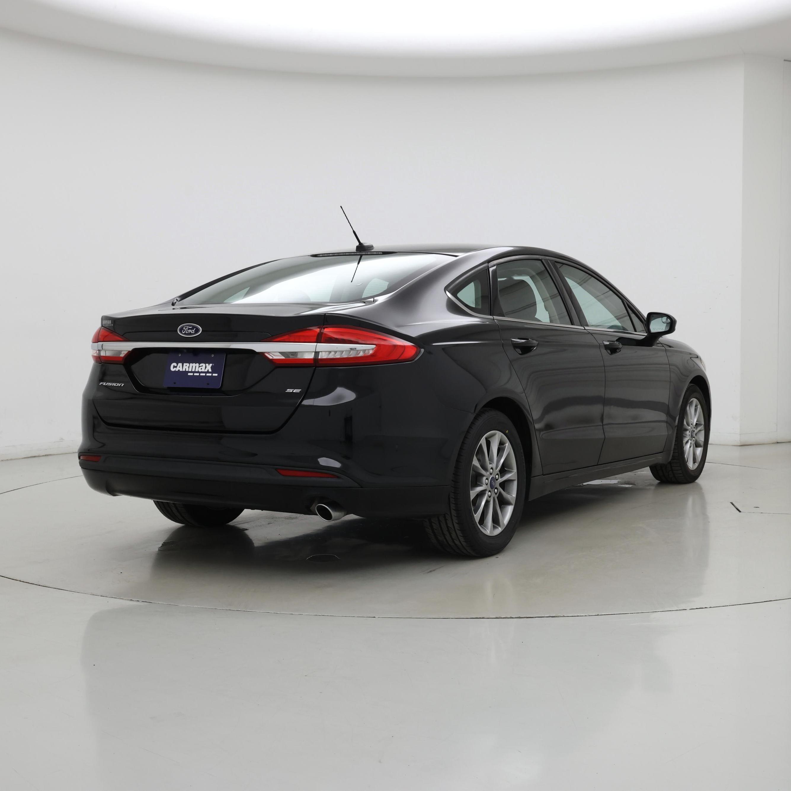 Thumbnail: 2017 Ford Fusion - 8