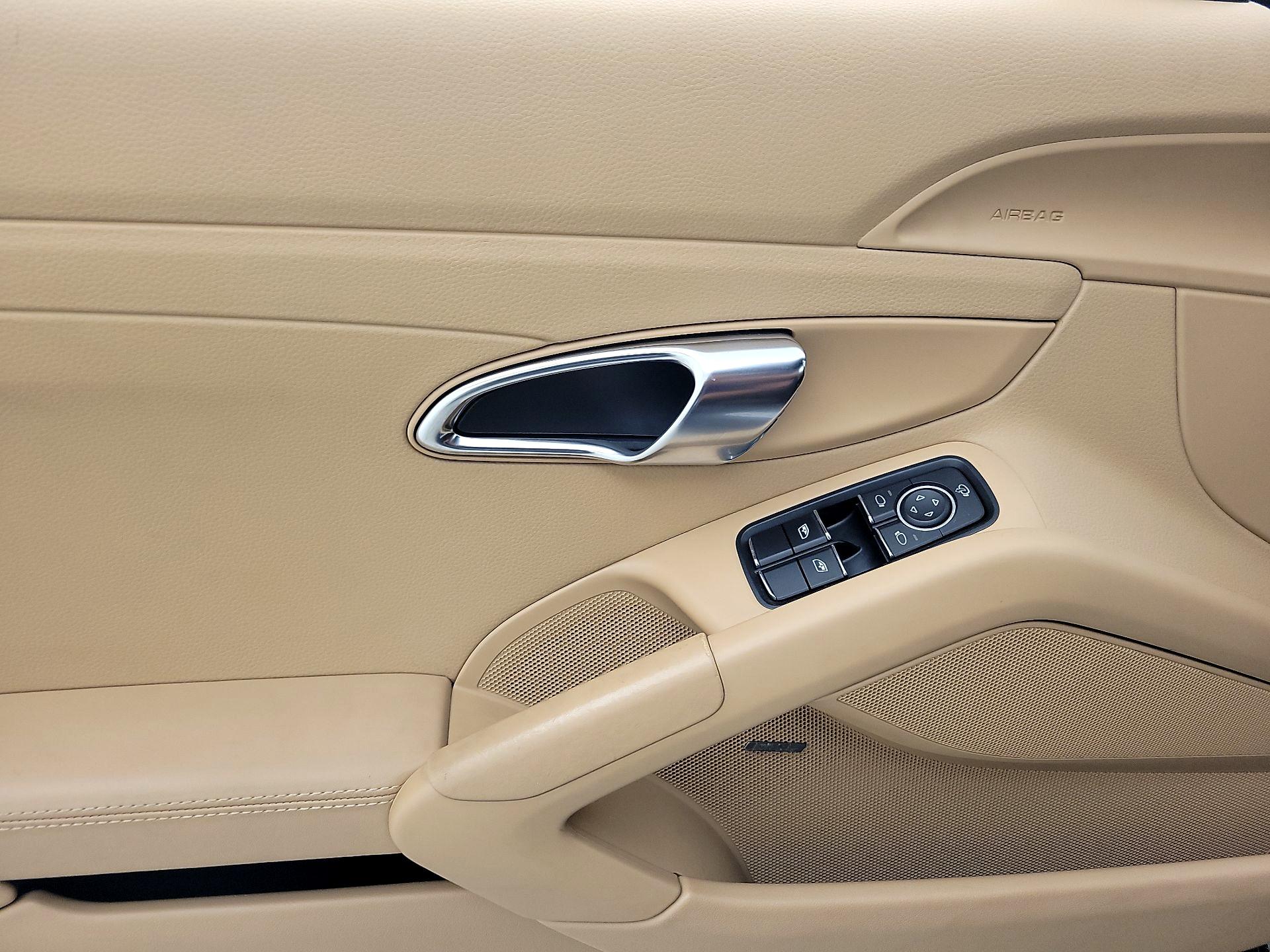 Thumbnail: 2015 Porsche Boxster - 12