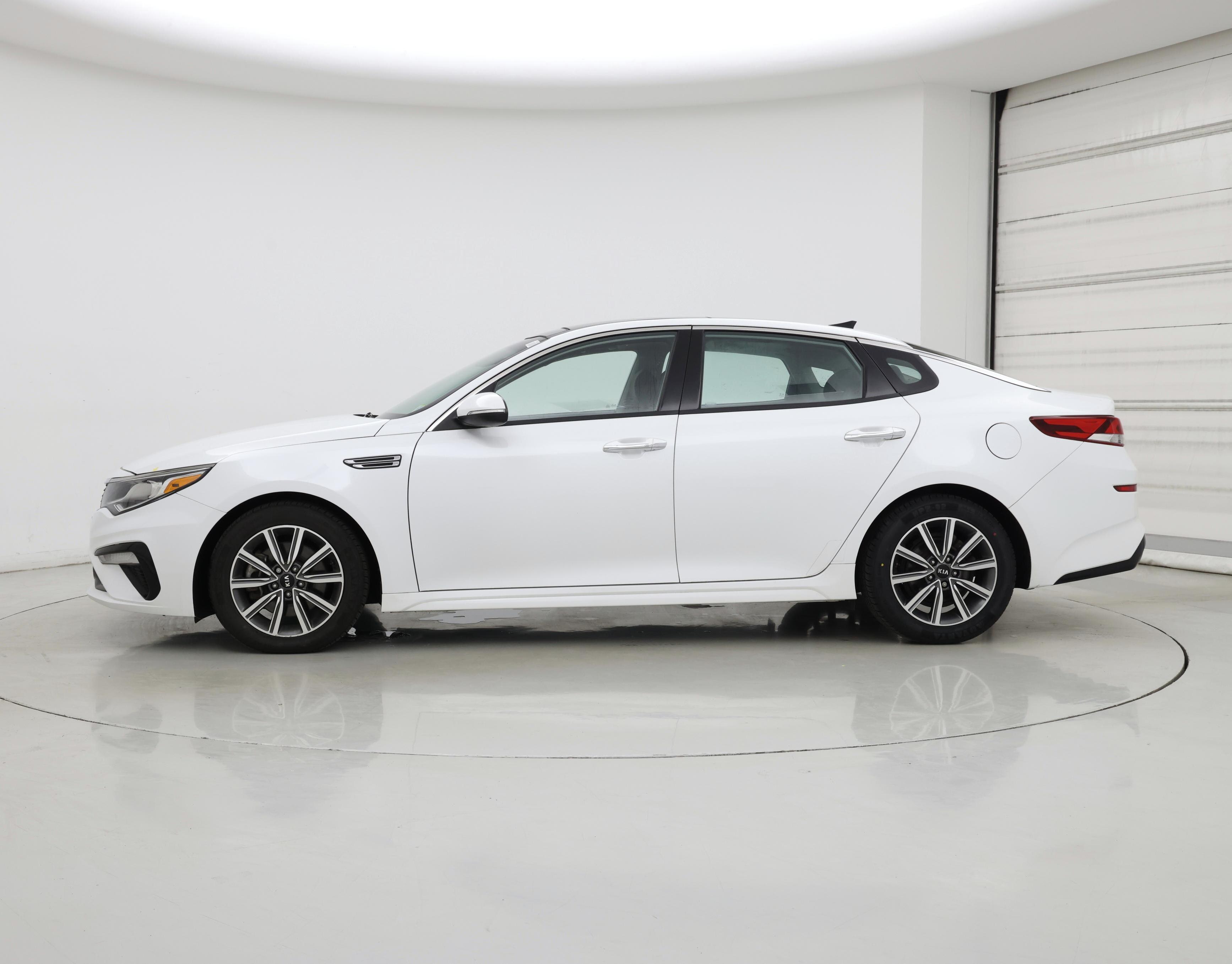 Thumbnail: 2019 Kia Optima - 3