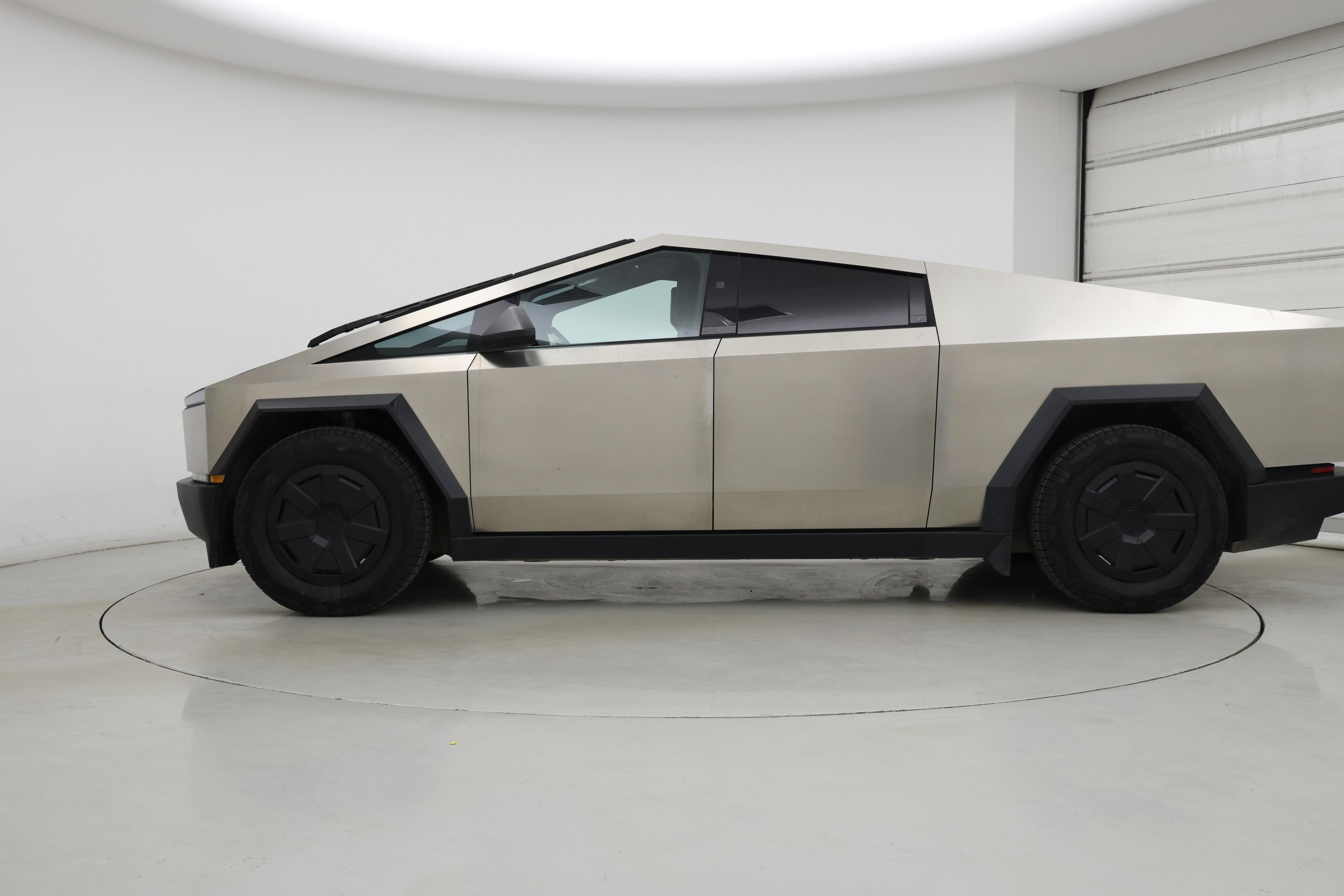 Thumbnail: 2024 Tesla Cybertruck - 3