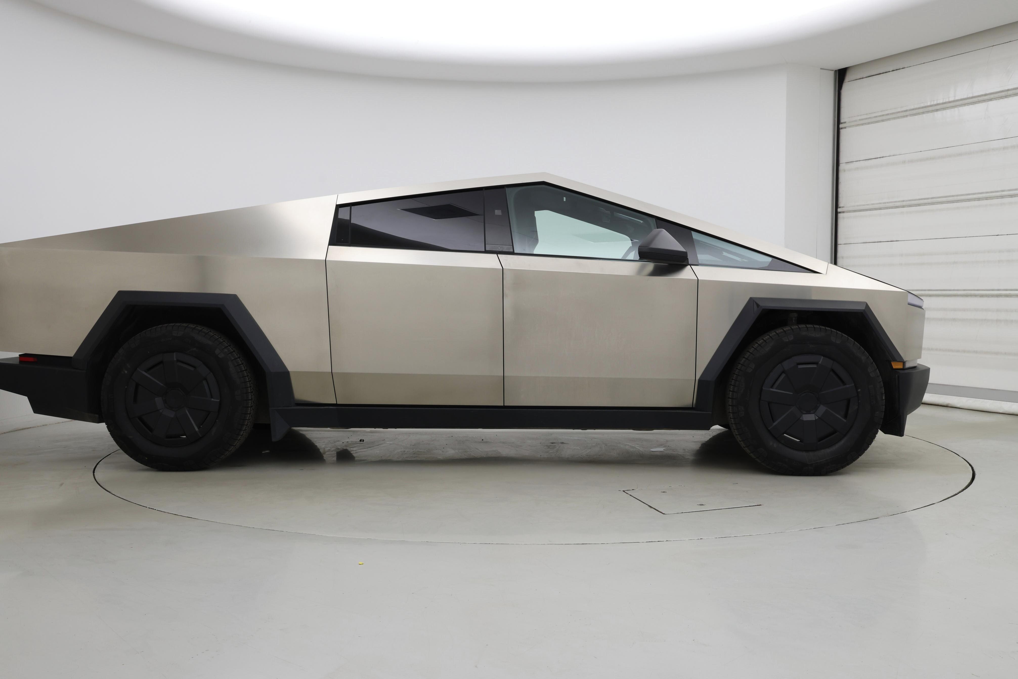 Thumbnail: 2024 Tesla Cybertruck - 7