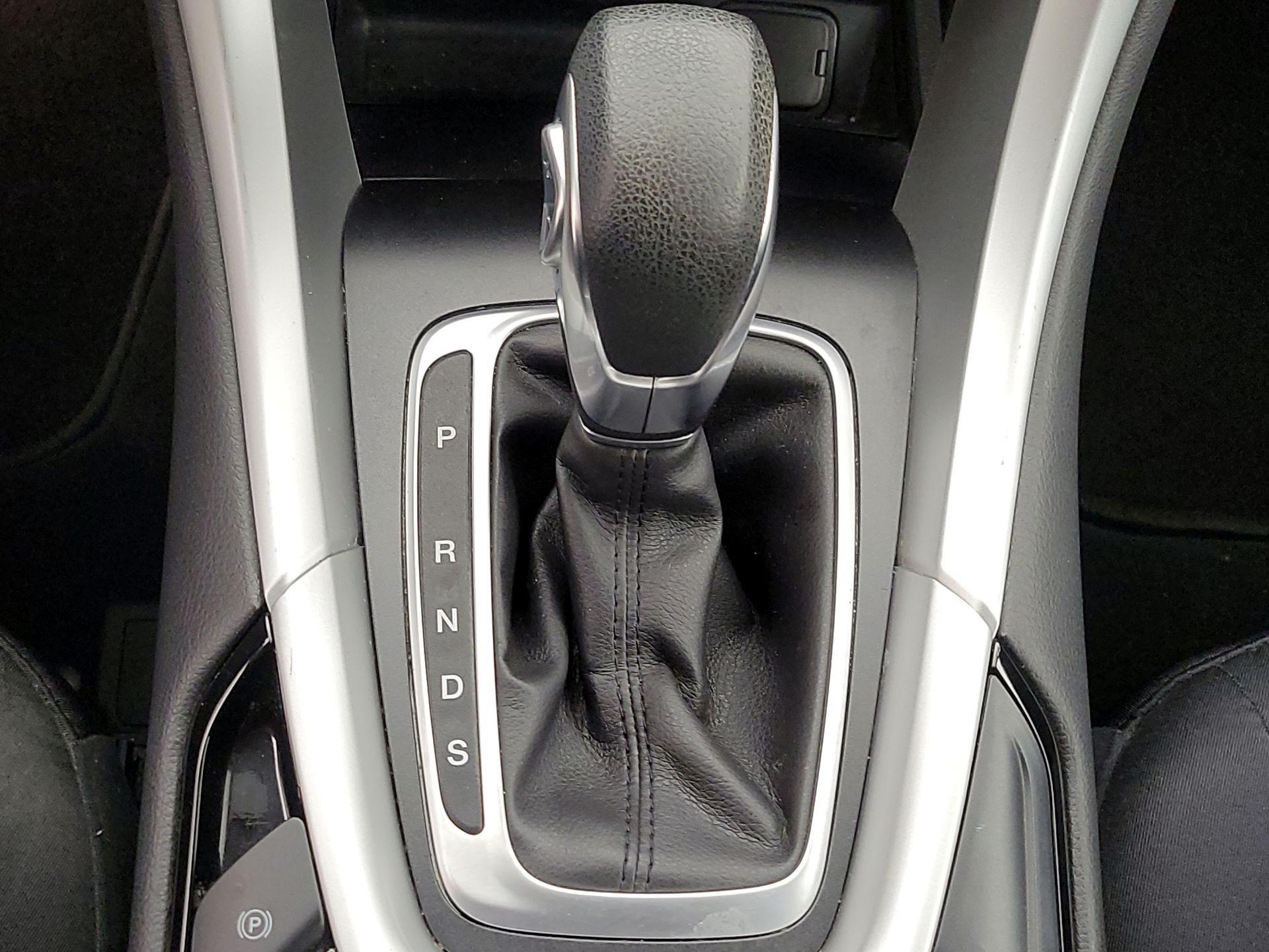 Thumbnail: 2015 Ford Fusion - 17