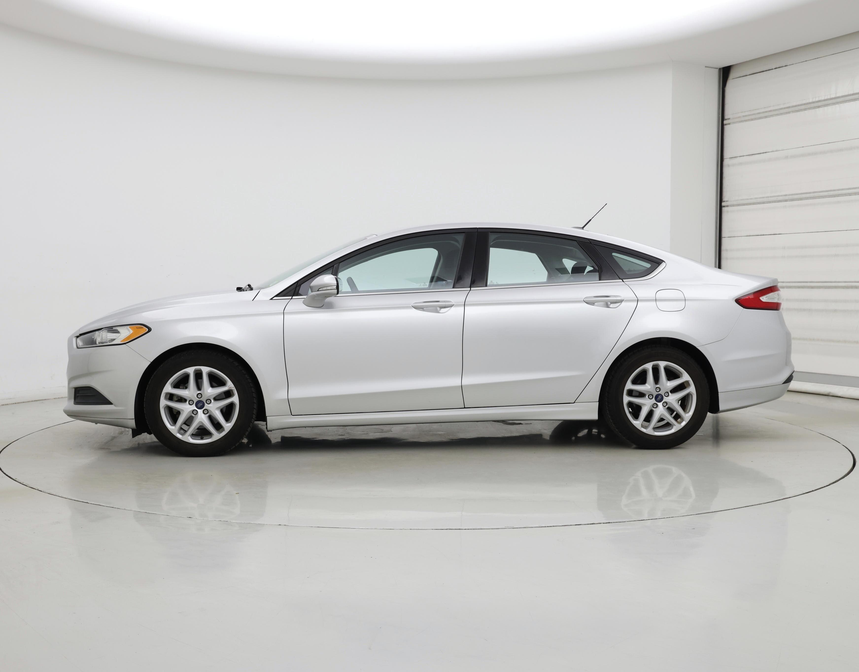 Thumbnail: 2015 Ford Fusion - 3