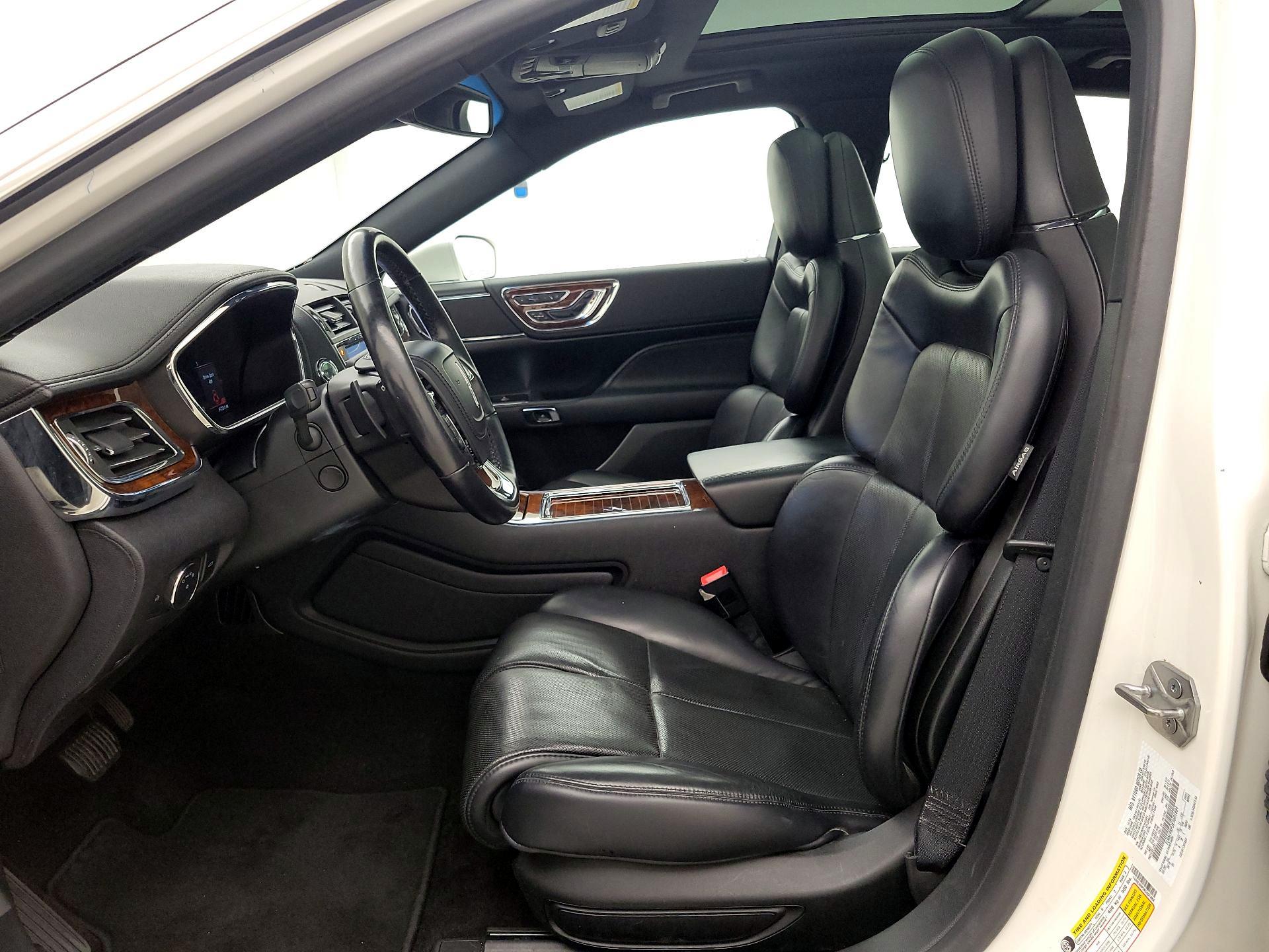 Thumbnail: 2019 Lincoln Continental - 11