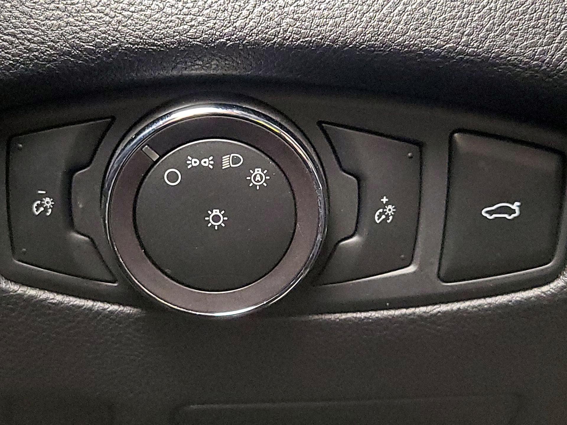 Thumbnail: 2019 Lincoln Continental - 13