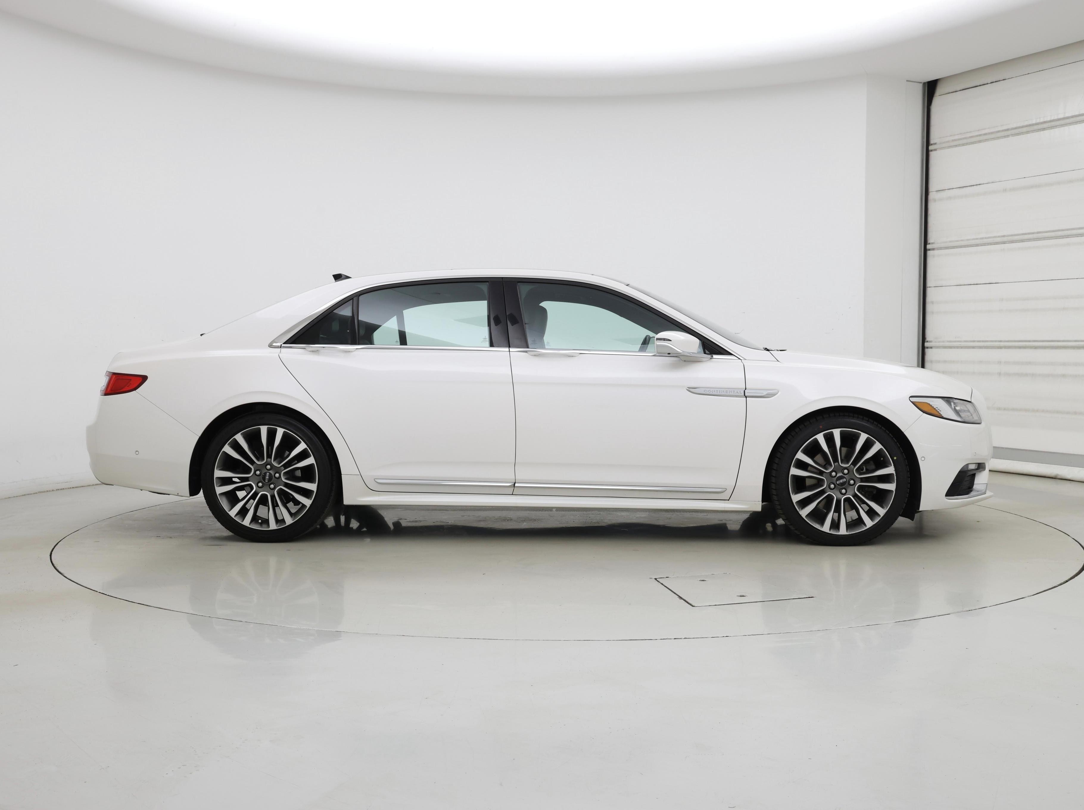 Thumbnail: 2019 Lincoln Continental - 7