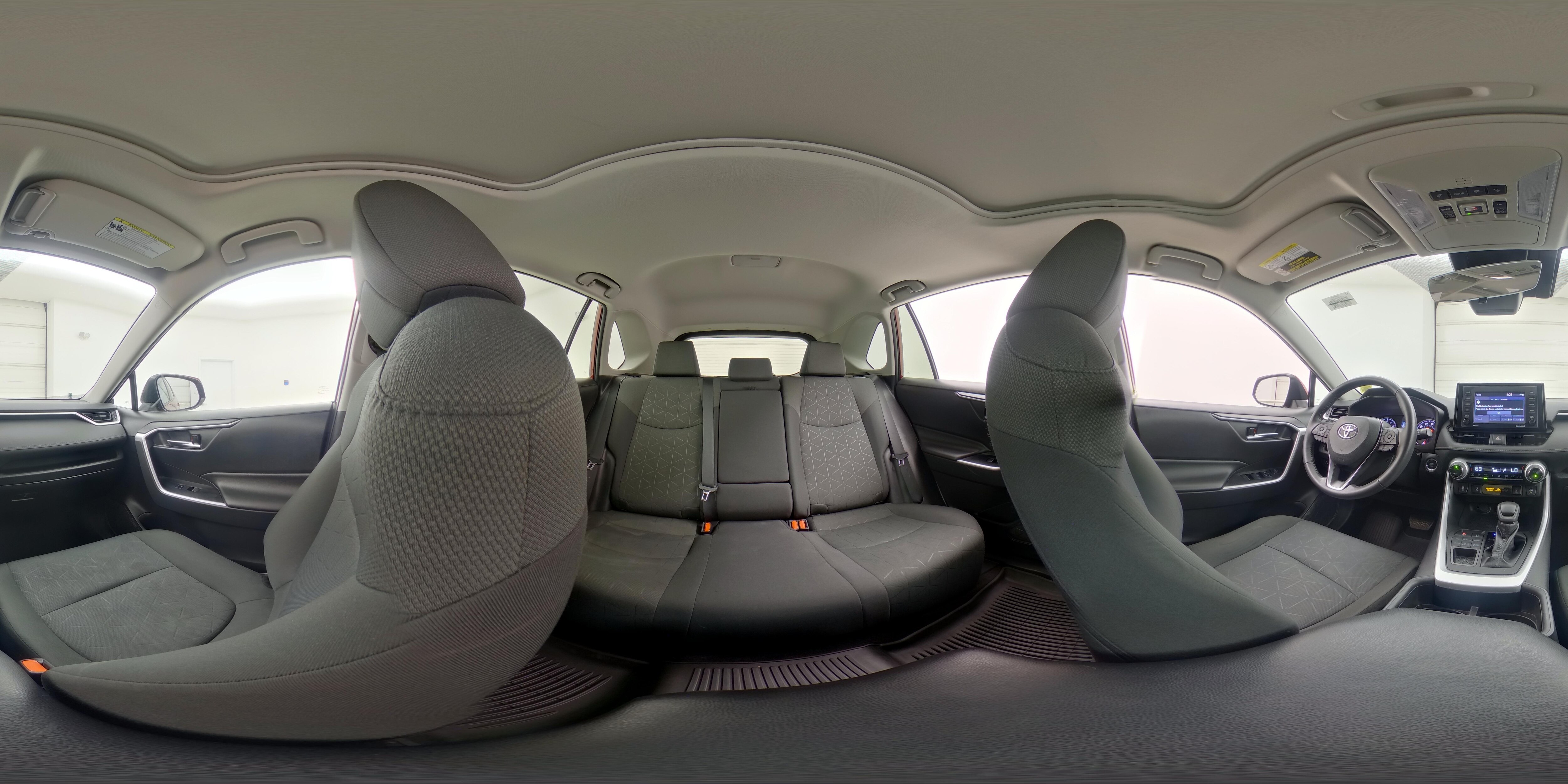 2022 Toyota RAV4 XLE - Photo 25