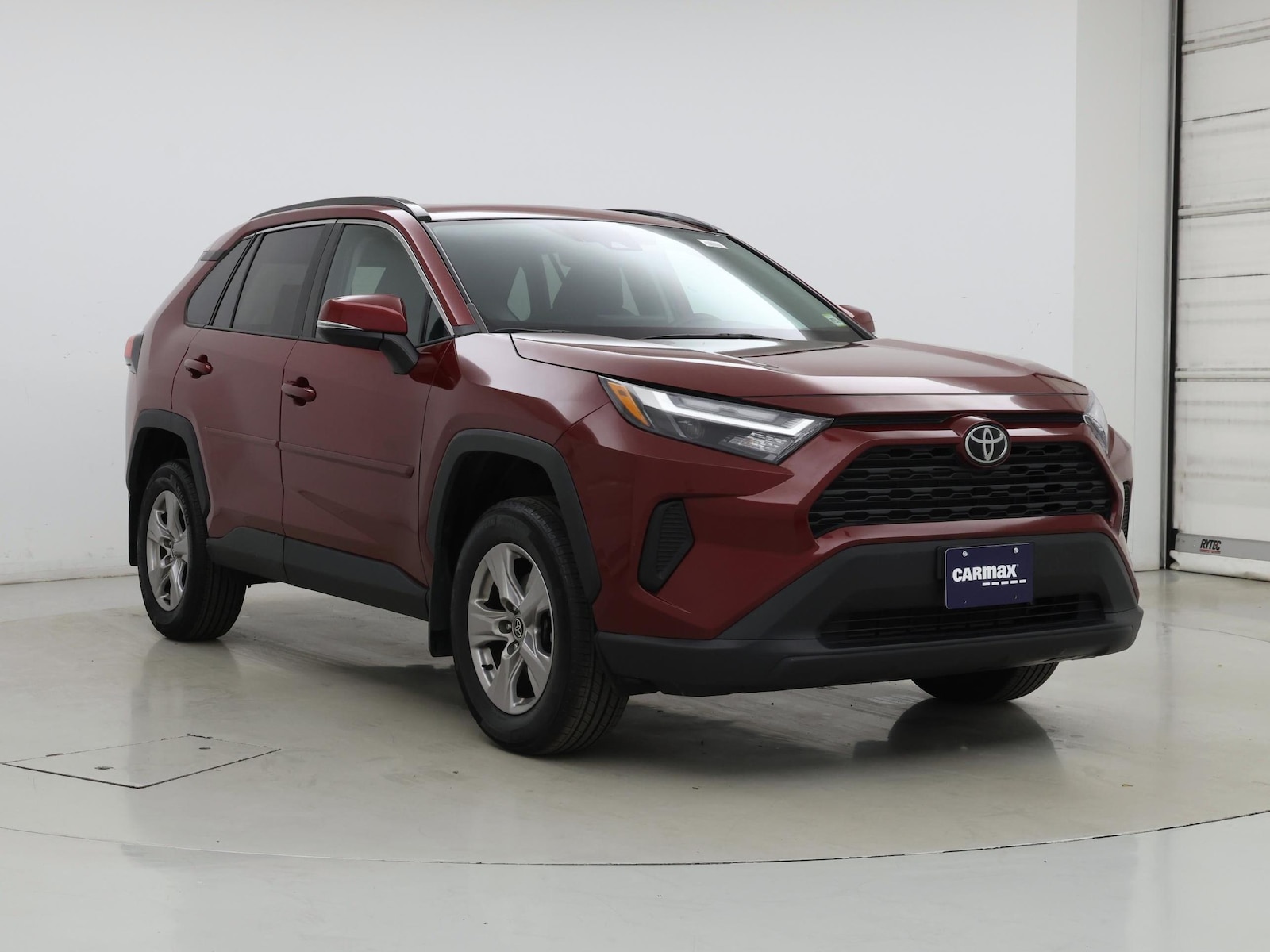 2022 Toyota RAV4 XLE - Photo 2