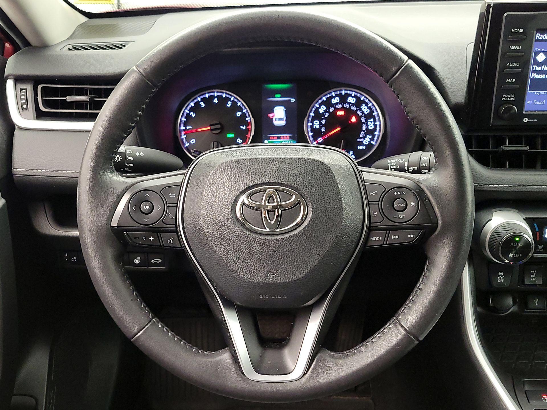 Thumbnail: 2022 Toyota RAV4 - 10