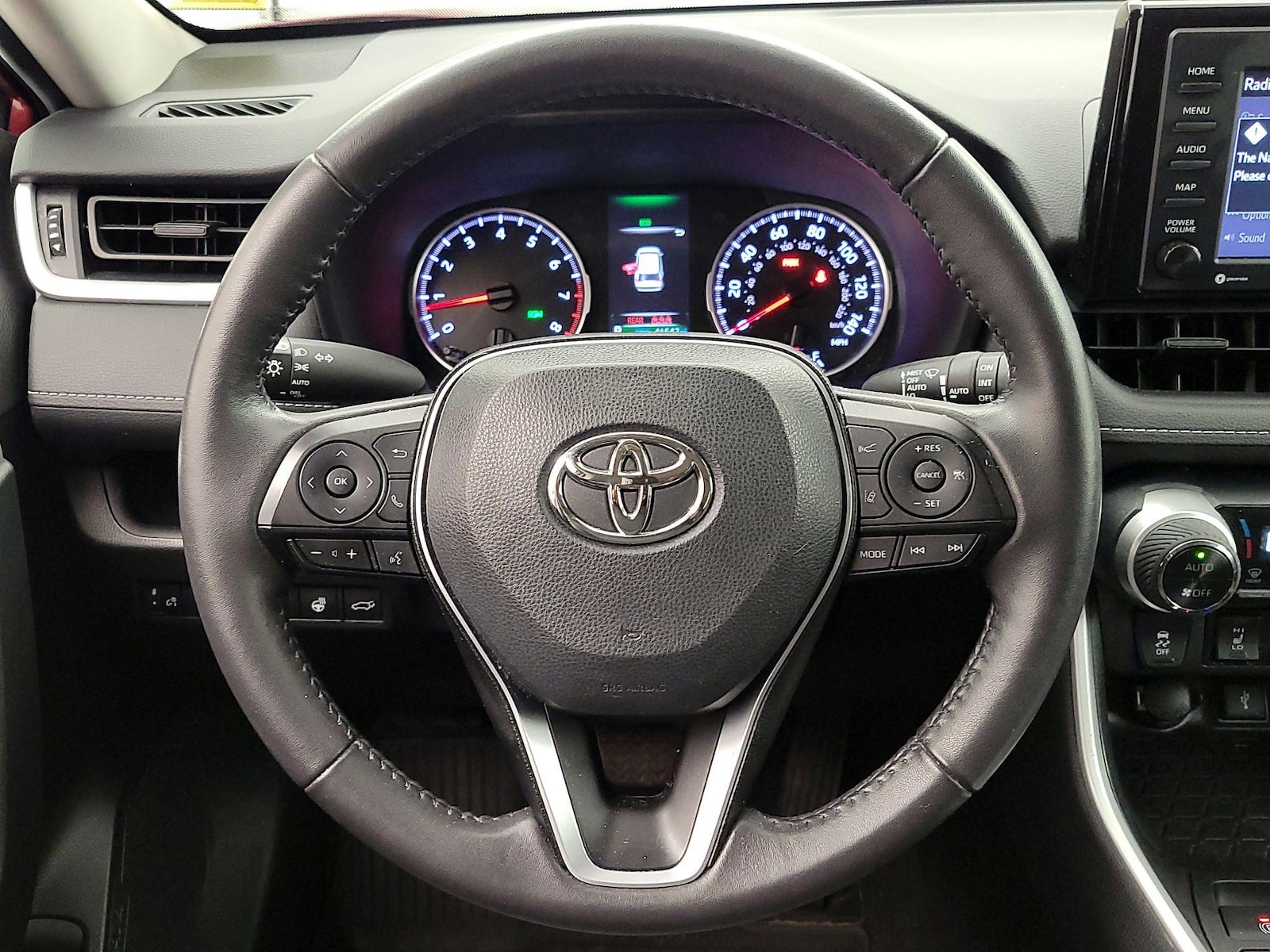 2022 Toyota RAV4 XLE - Photo 11