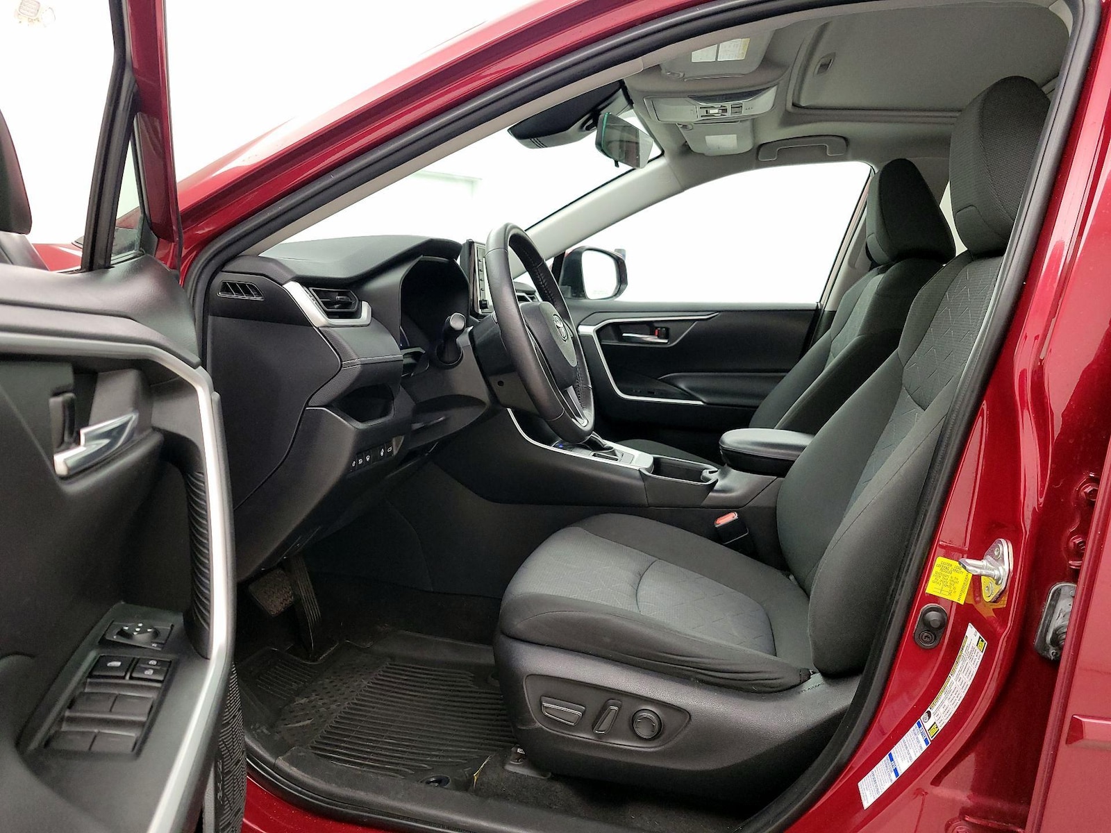 2022 Toyota RAV4 XLE - Photo 12