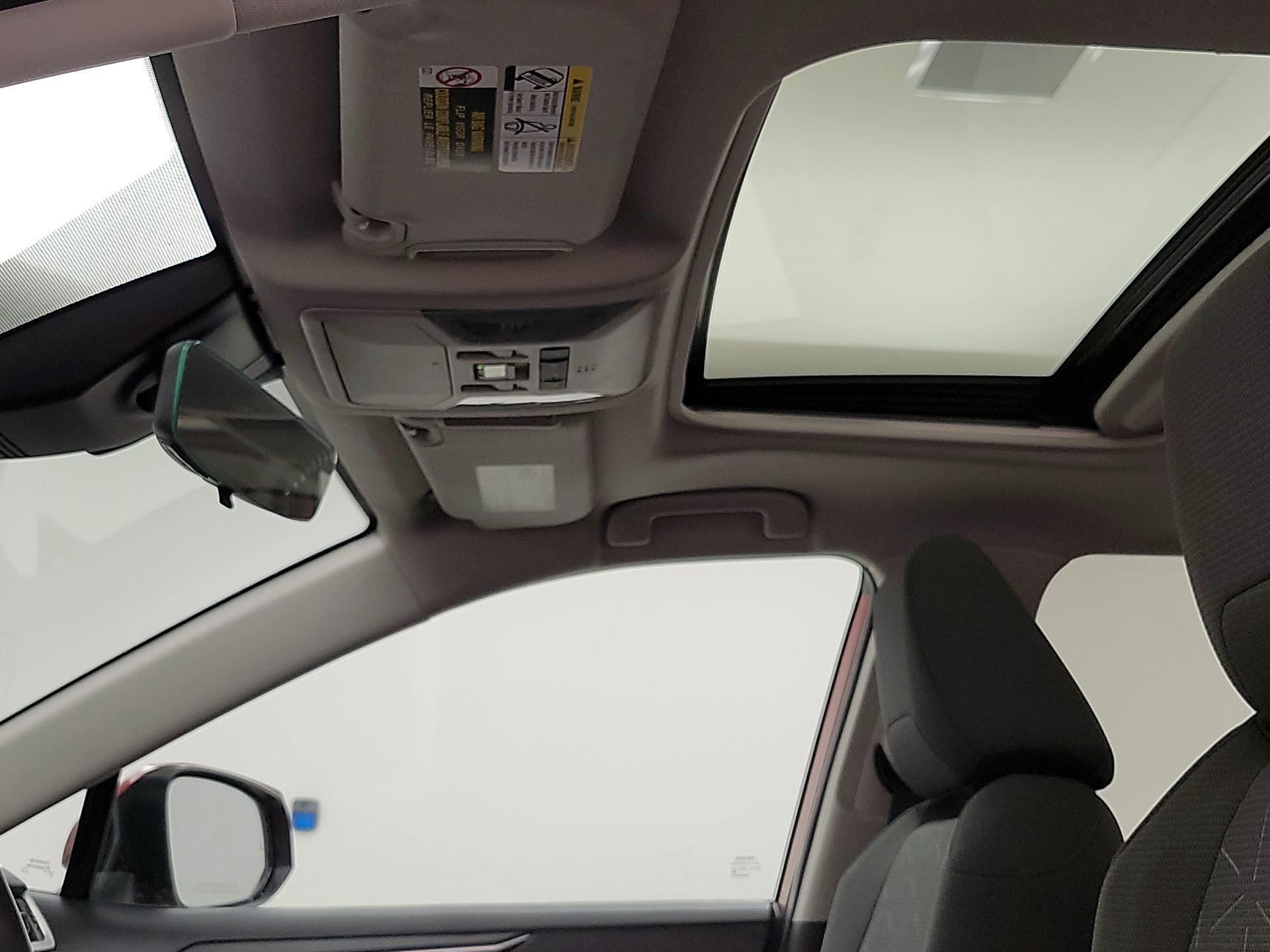 Thumbnail: 2022 Toyota RAV4 - 19