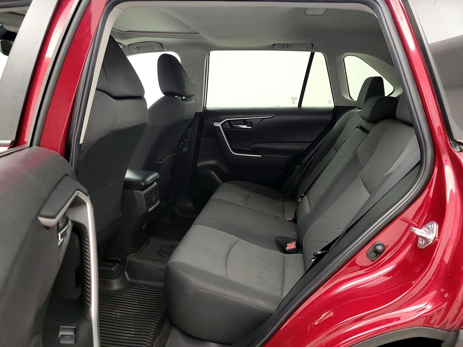2022 Toyota RAV4 XLE - Photo 21
