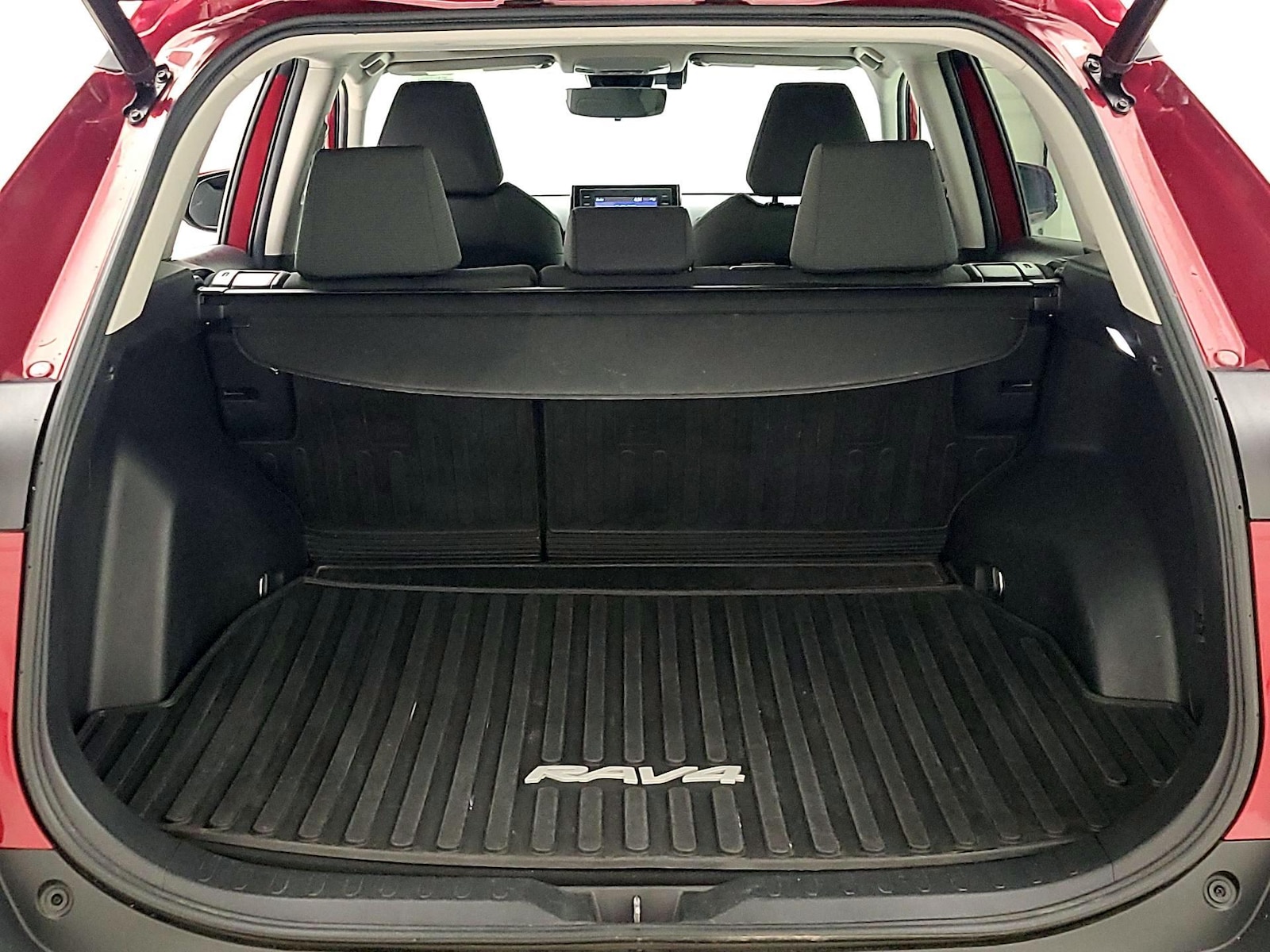 2022 Toyota RAV4 XLE - Photo 22
