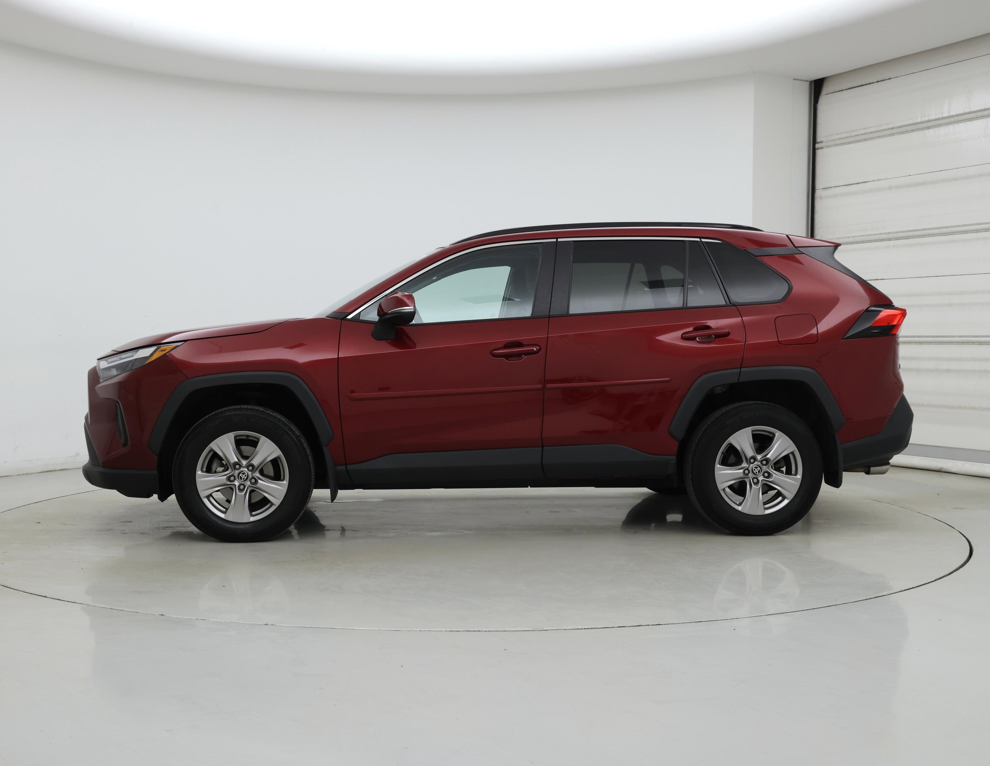 Thumbnail: 2022 Toyota RAV4 - 3