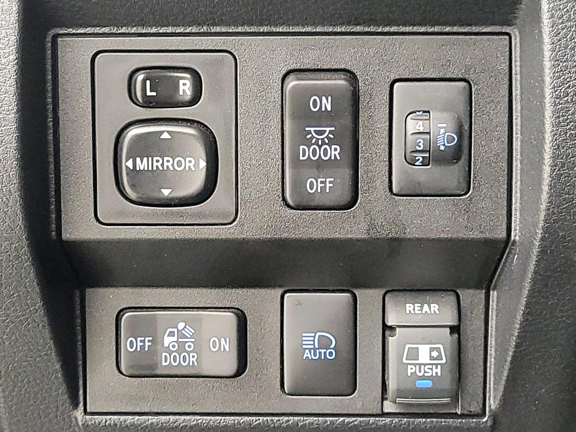 Thumbnail: 2018 Toyota Tundra - 13